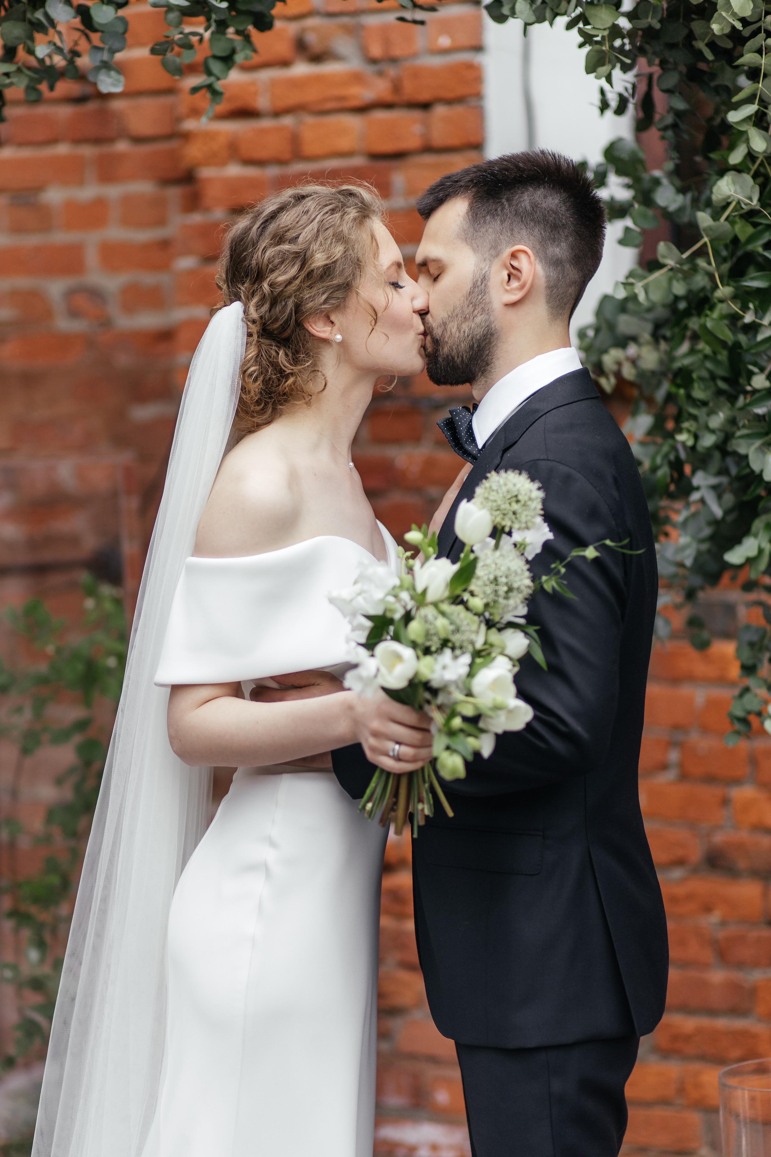 «LOFT HALL». Свадебный и семейный фотограф