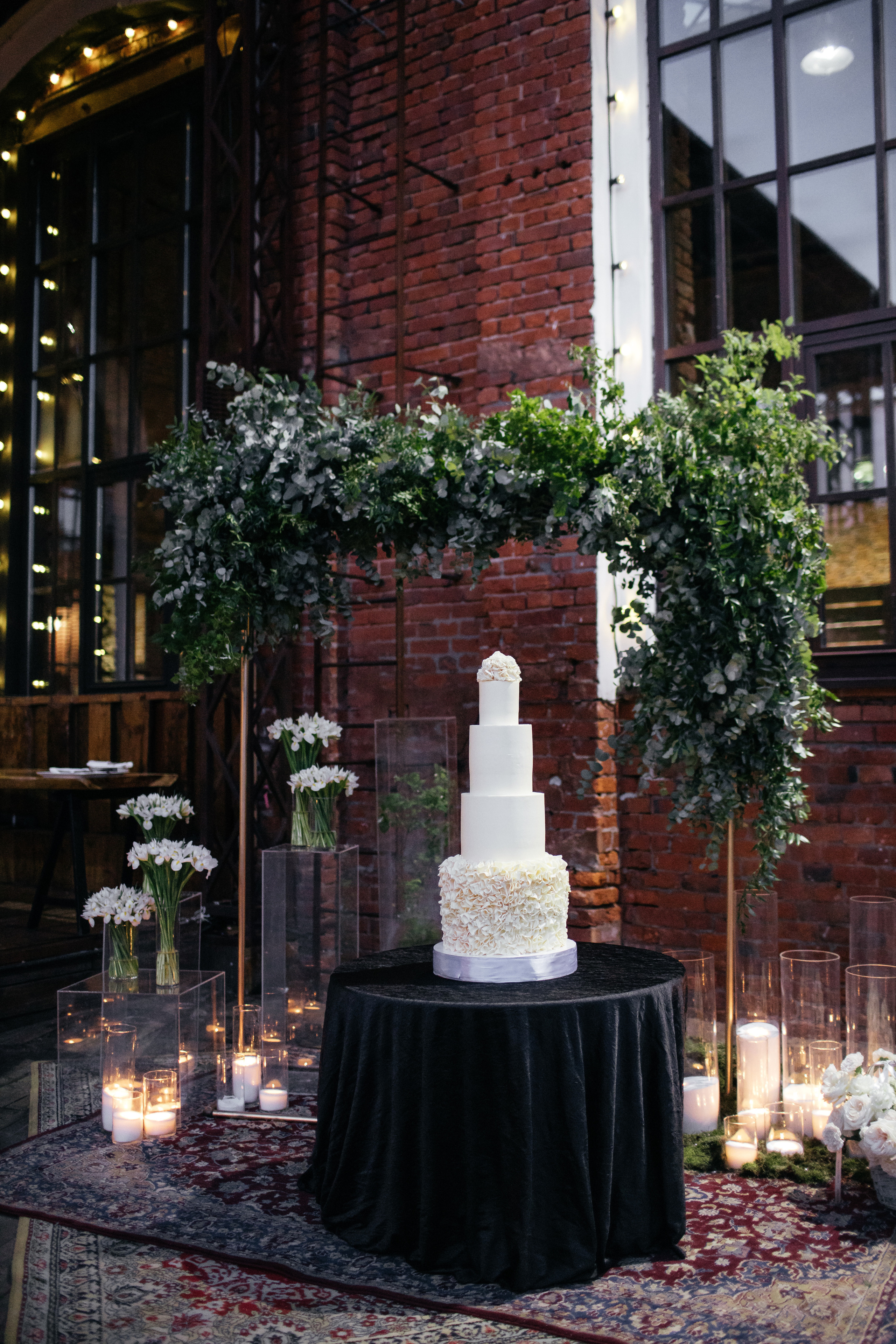 «LOFT HALL». Свадебный и семейный фотограф