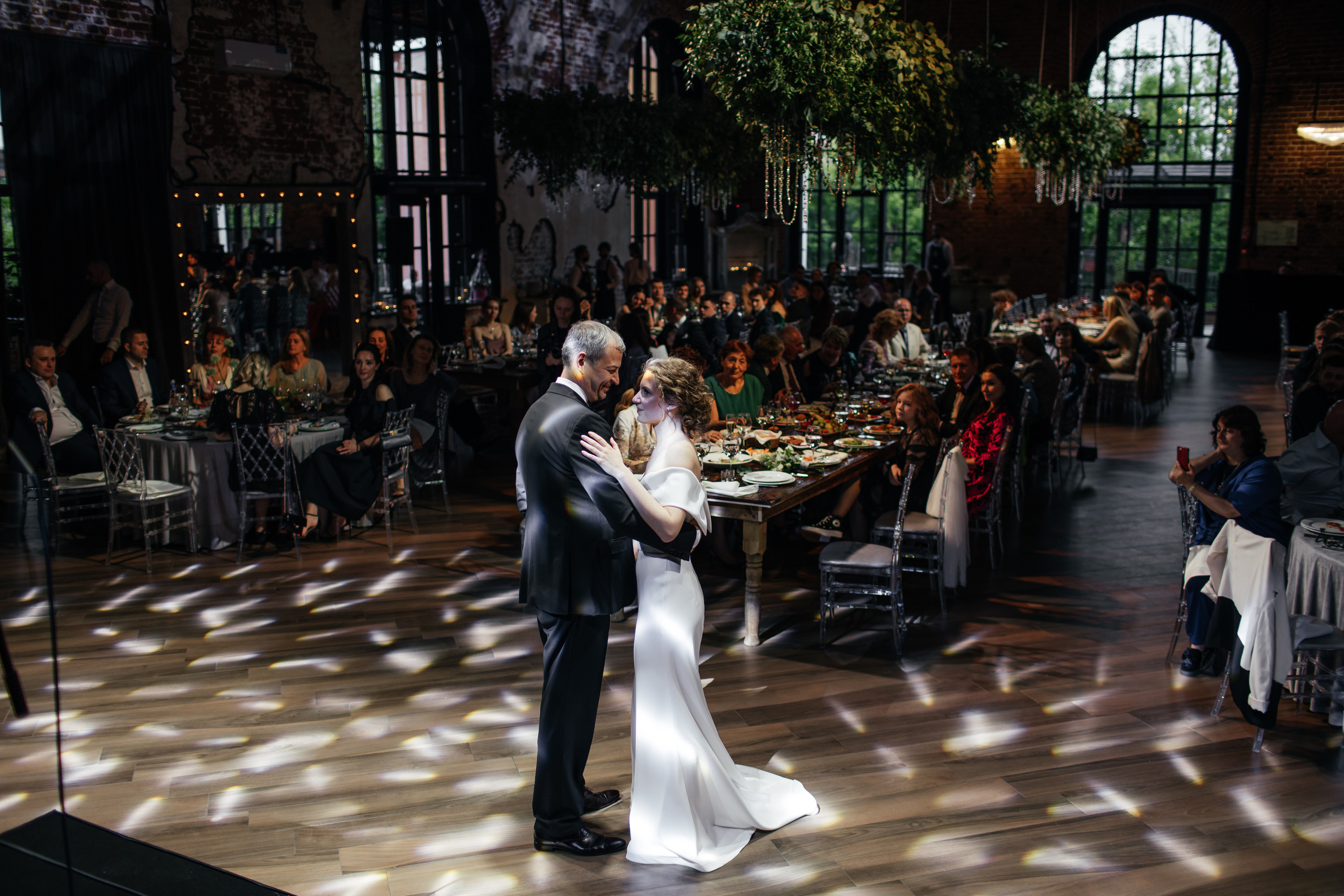 «LOFT HALL». Свадебный и семейный фотограф