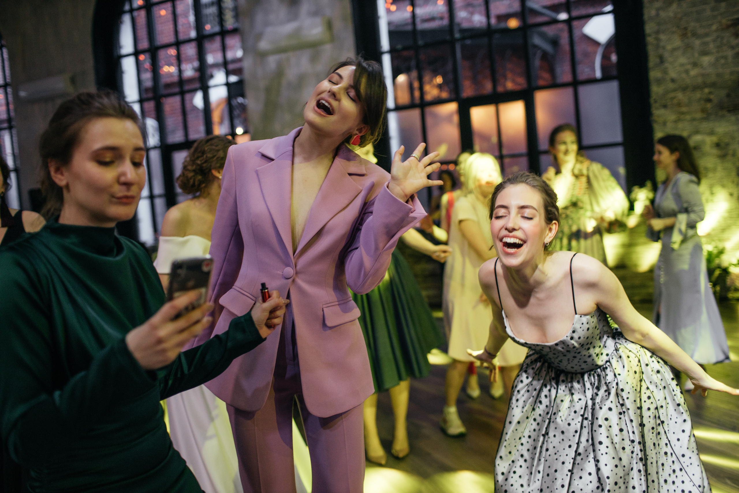 «LOFT HALL». Свадебный и семейный фотограф