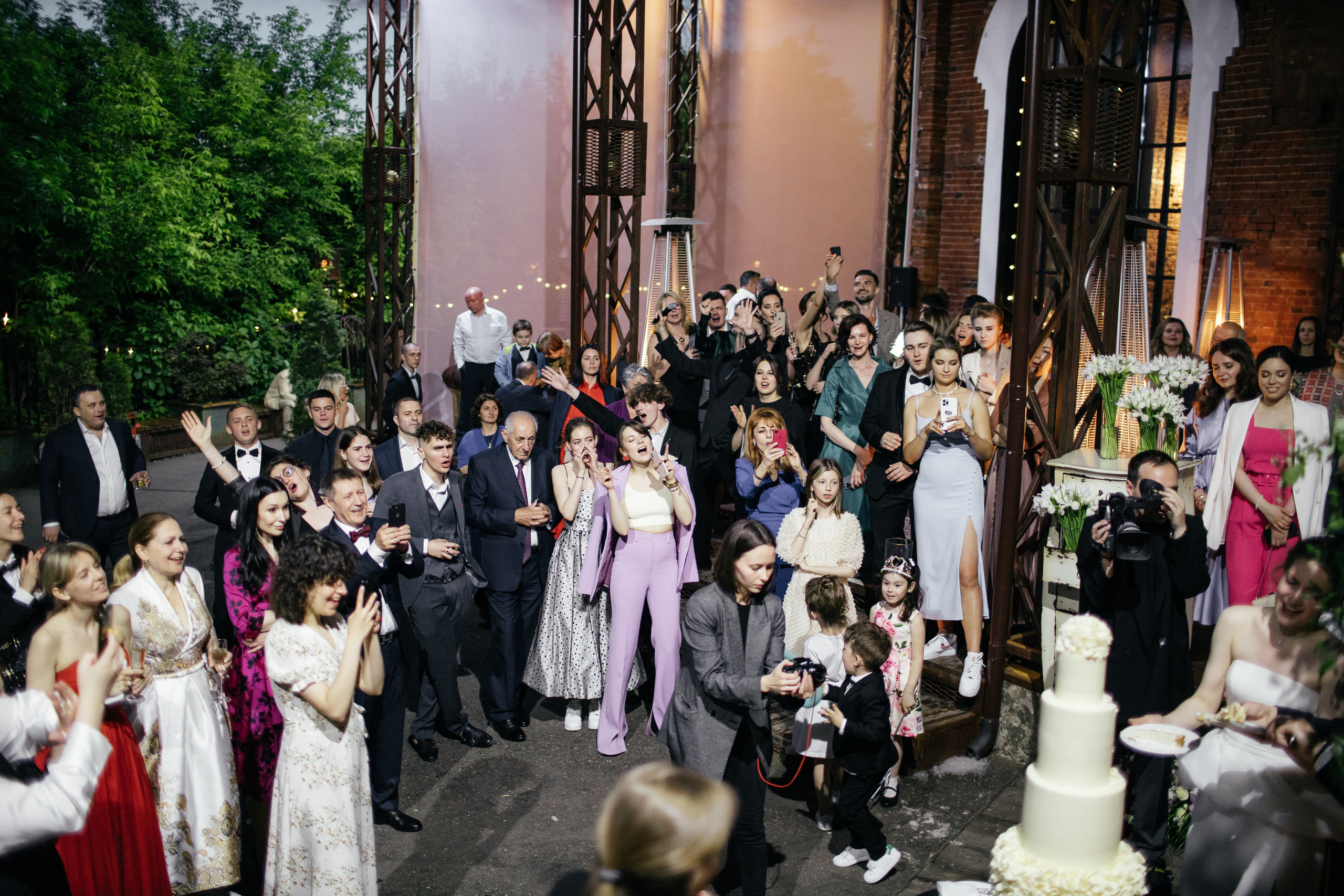 «LOFT HALL». Свадебный и семейный фотограф