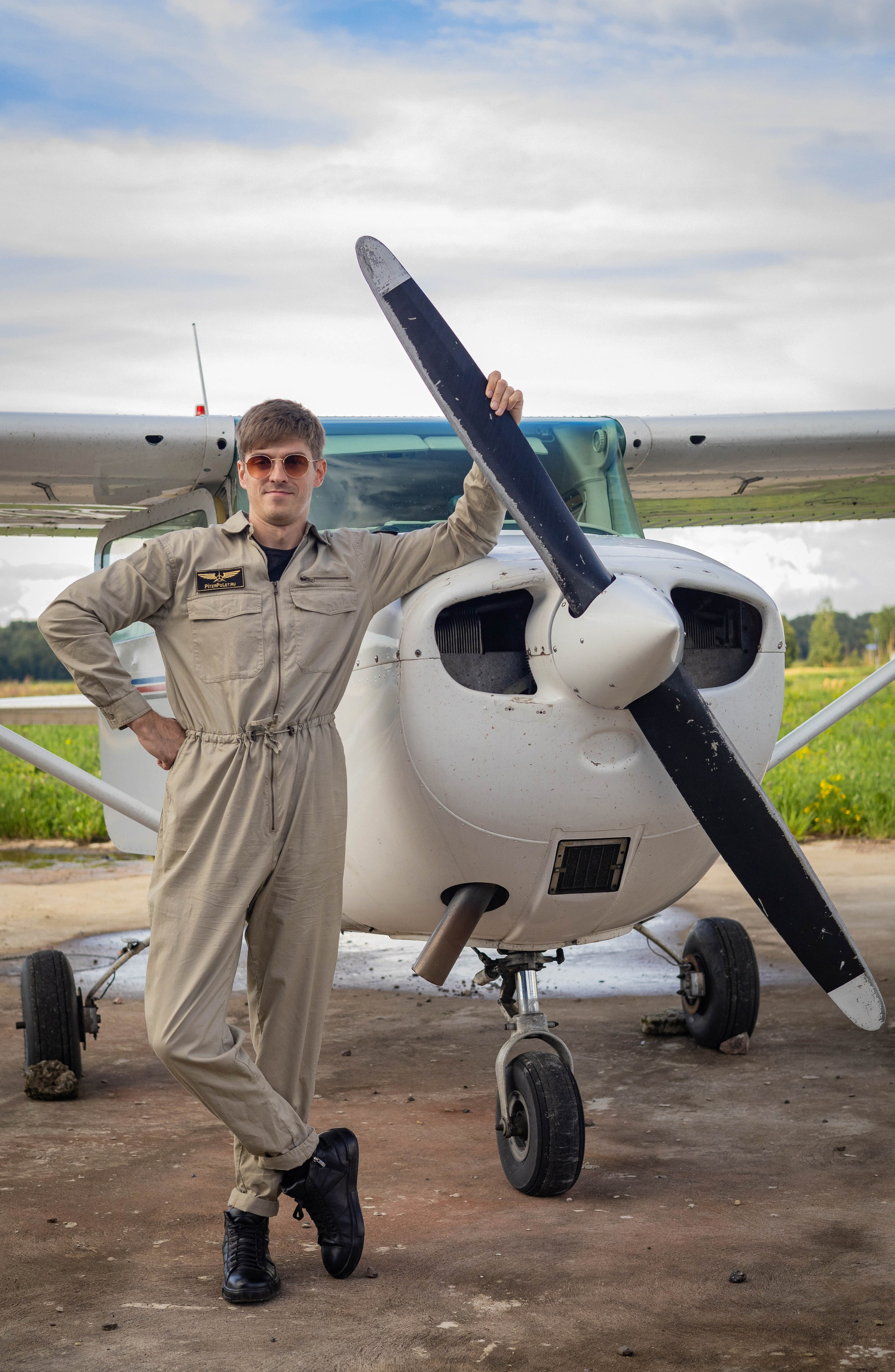 LOVE STORY. Фотосессия на аэродроме с самолетом. Портретный фотограф Панферова Регина г. Санкт-Петербург, г. Казань