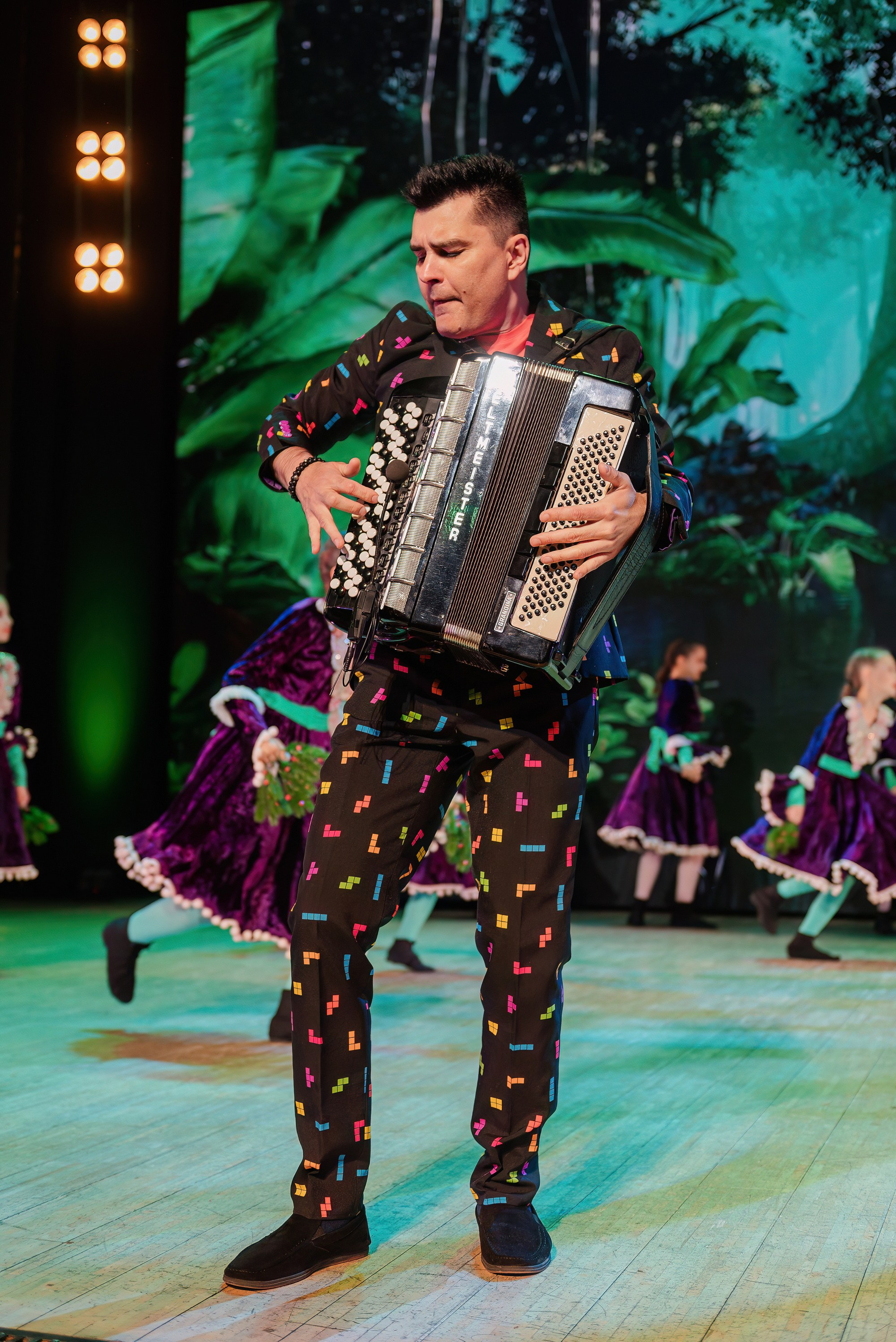 Отчетный концерт Образцового коллектива Алтая театра эстрадной песни «Созвездие». Свадебный и репортажный фотограф Никита Сницарев в Барнауле