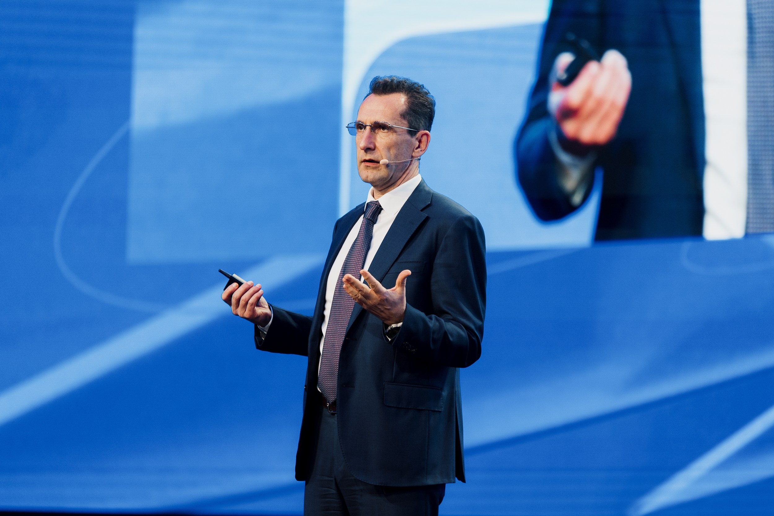 ВТБ инвестиционный форум. Портретный и репортажный фотограф в Казани Максим Сипачев