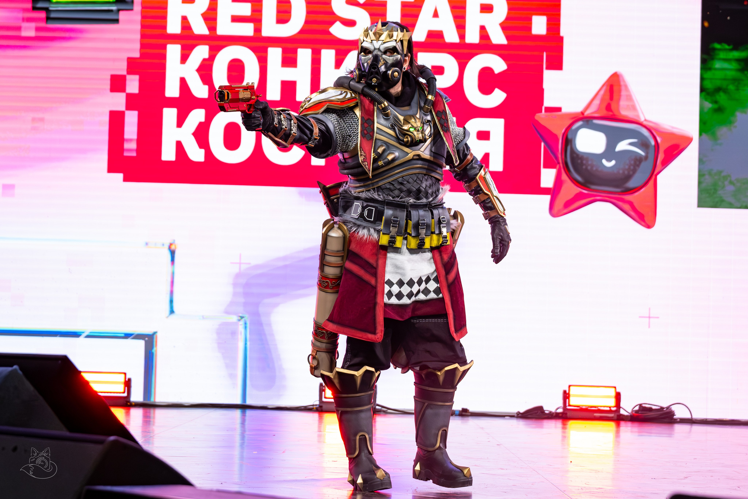 Сцена РЭД ЭКСПО 2024. Косплей фотограф
