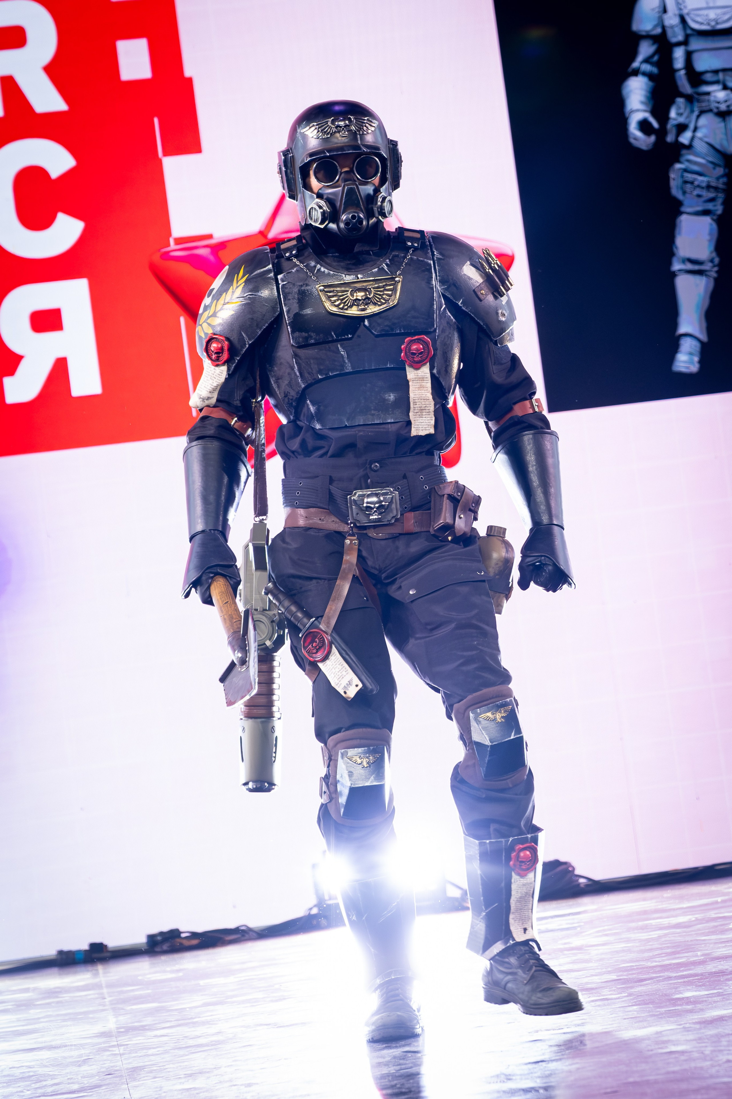 Сцена РЭД ЭКСПО 2024. Косплей фотограф