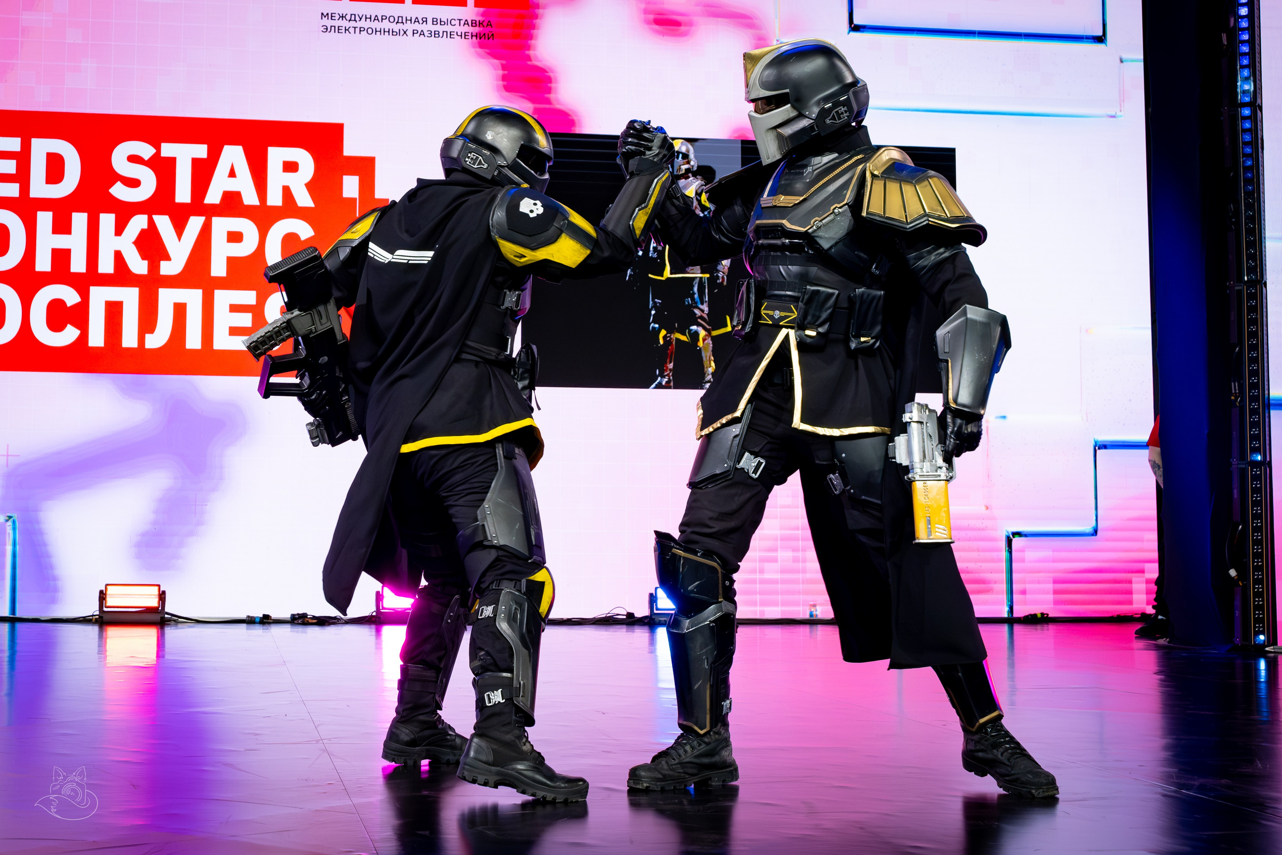 Сцена РЭД ЭКСПО 2024. Косплей фотограф