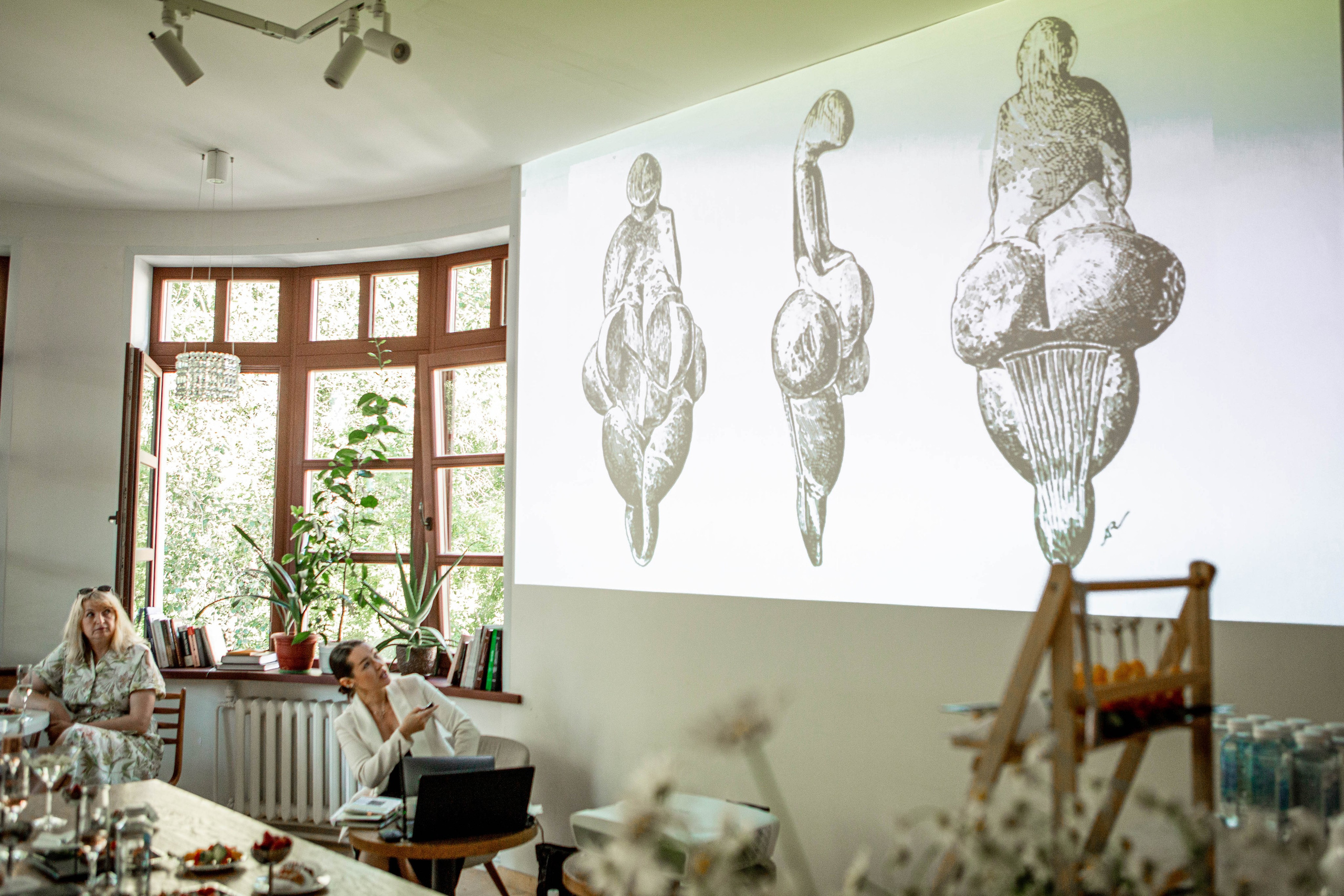 Лекция «Женские архетипы рождения». Фотограф Екатерина Голицына