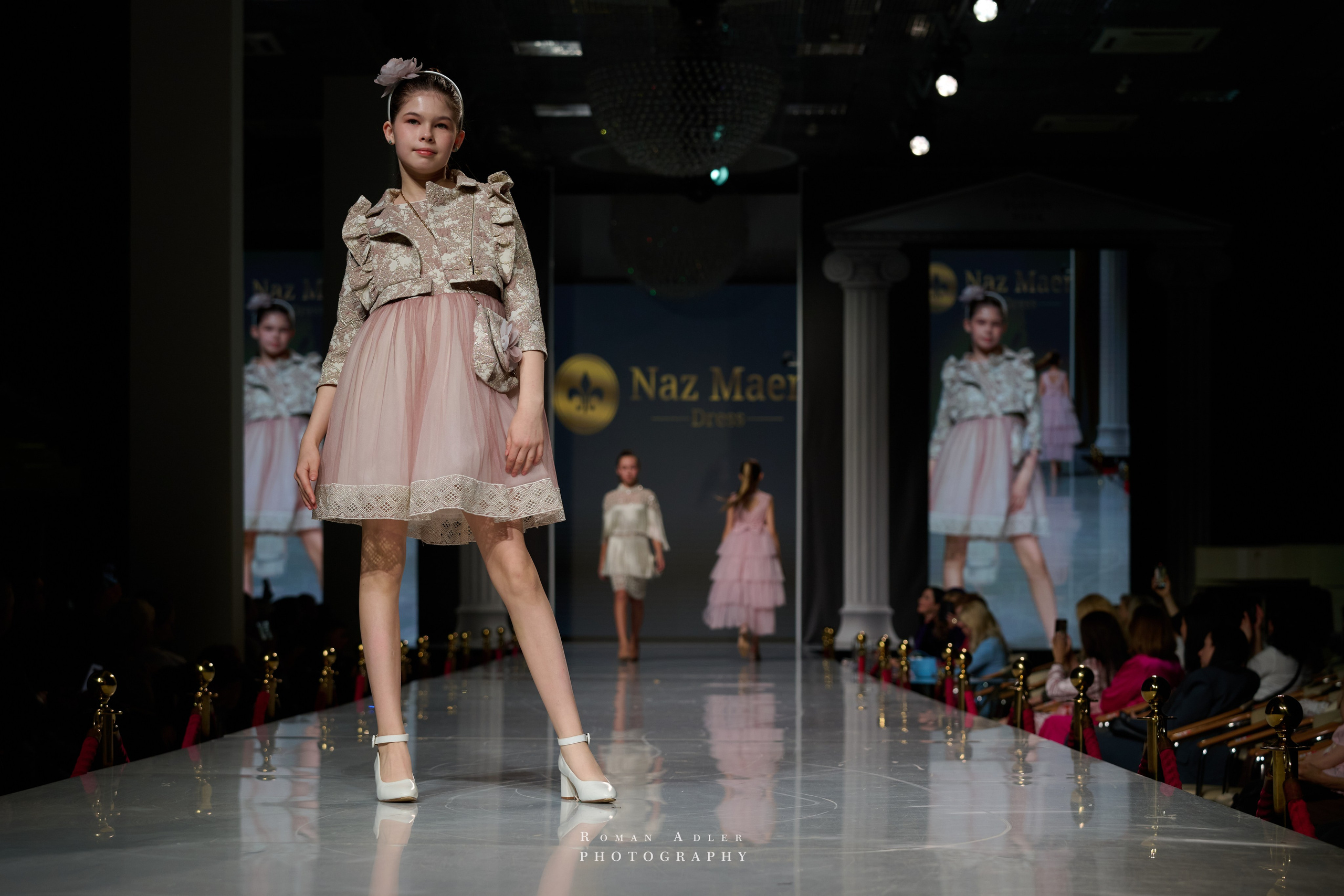 ESTET FASHION WEEK ВЕСНА — 2025. Фотограф Роман Адлер