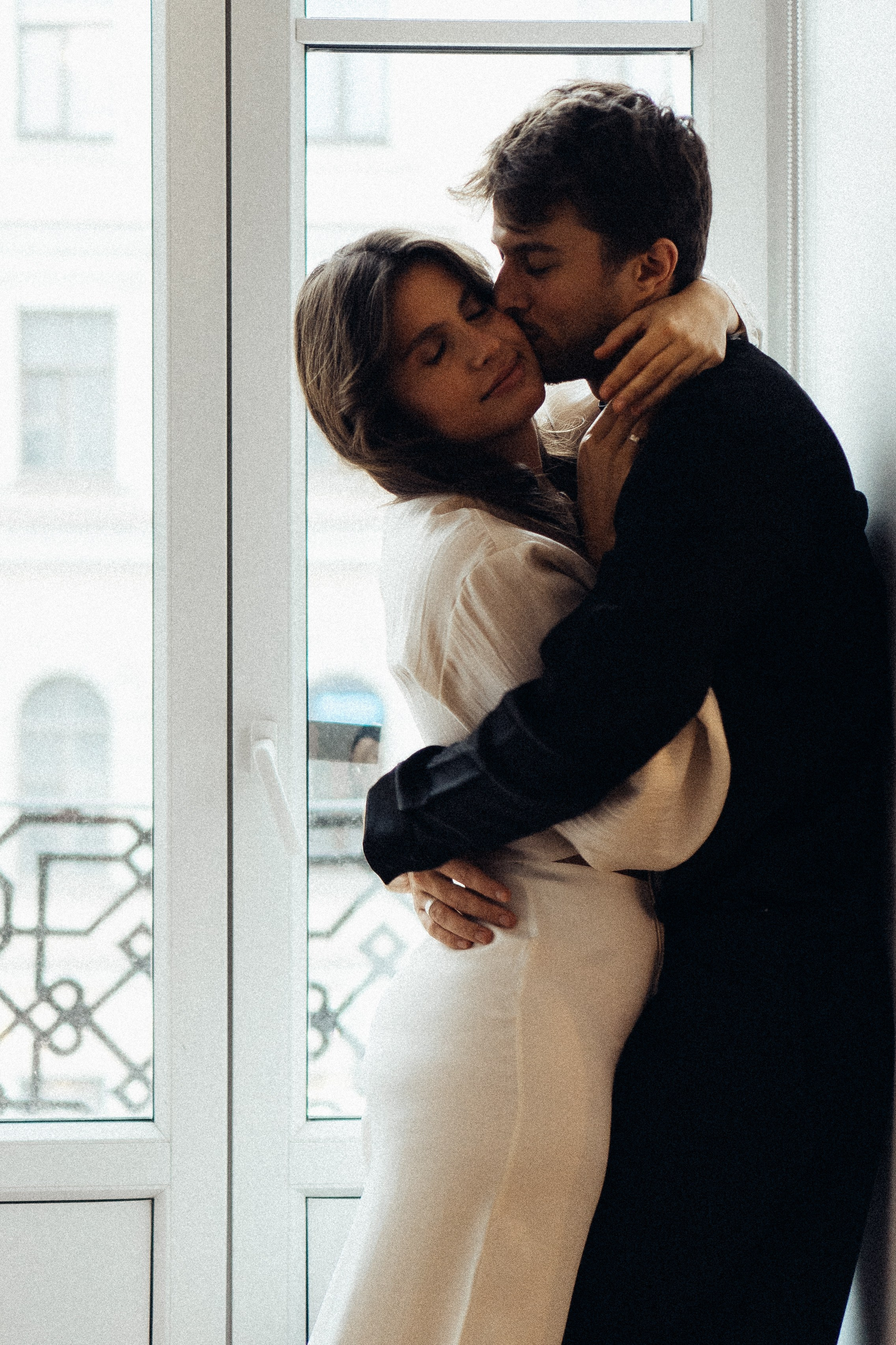 УТРО ЖЕНИХА И НЕВЕСТЫ В ПИТЕРСКОЙ КВАРТИРЕ И СЬЕМКА С СВАДЕБНЫХ ОБРАЗАХ. Профессиональный фотограф, Санкт-Петербург — Виктория Богомолова