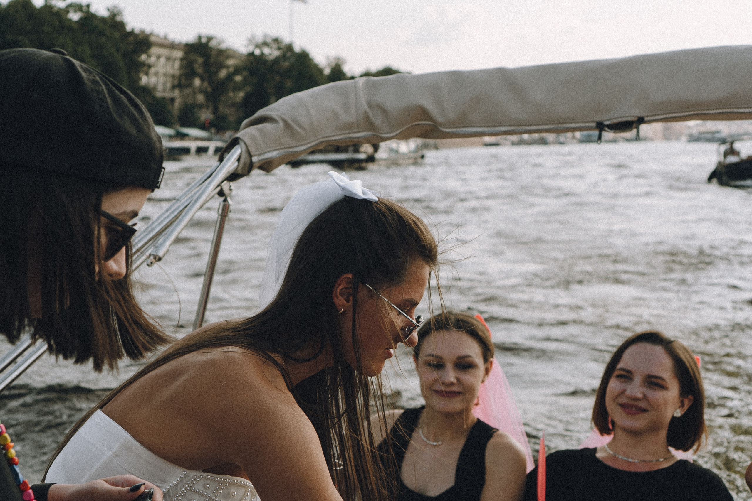 ДЕВИЧНИК НА КАТЕРЕ. Профессиональный фотограф, Санкт-Петербург — Виктория Богомолова