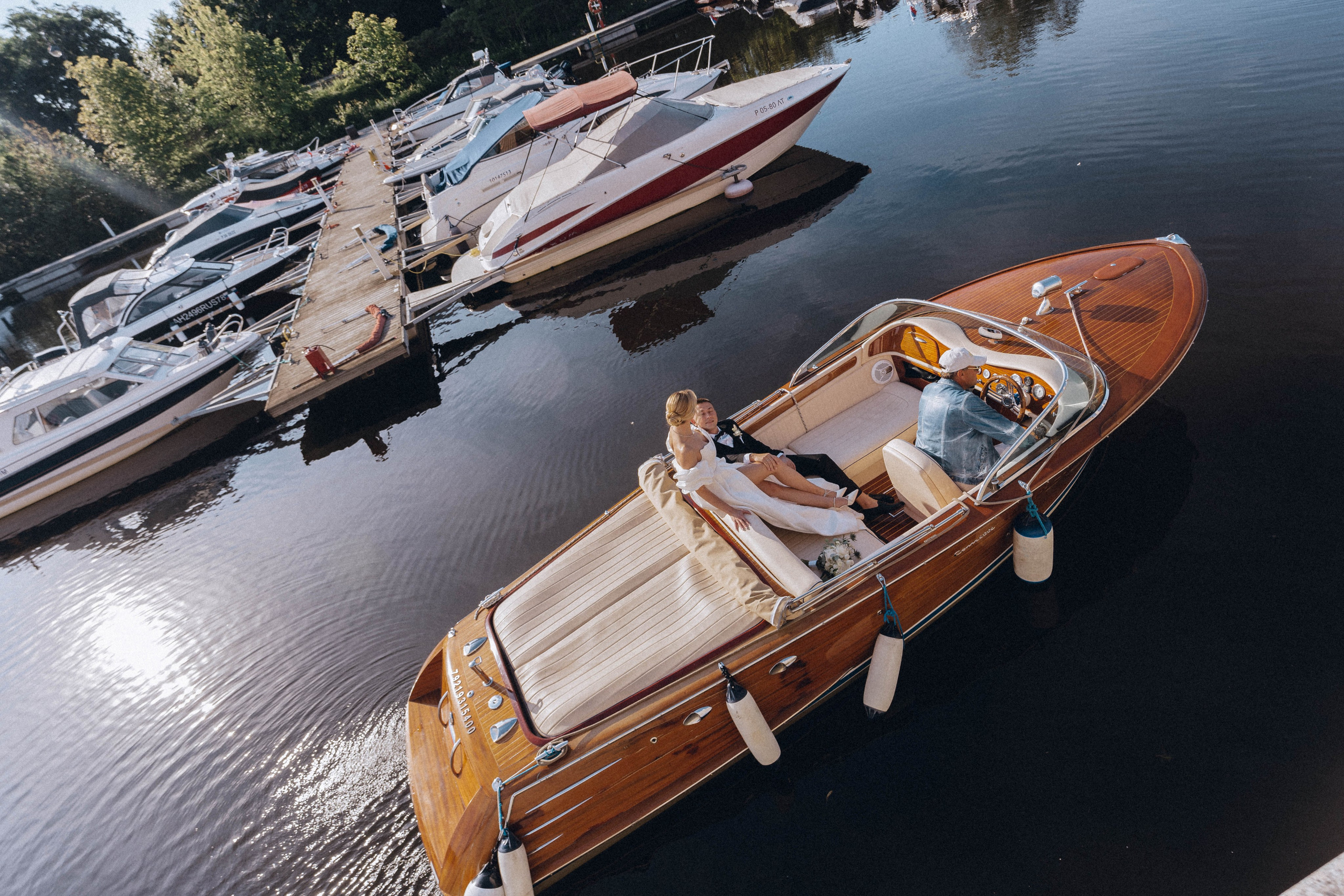 СВАДЕНБНАЯ СЬЕМКА НА КАТЕРЕ ПО КАНАЛАМ САНКТ-ПЕТЕРБУРГА И В АКВАТОРИИ НЕВЫ. Профессиональный фотограф, Санкт-Петербург — Виктория Богомолова