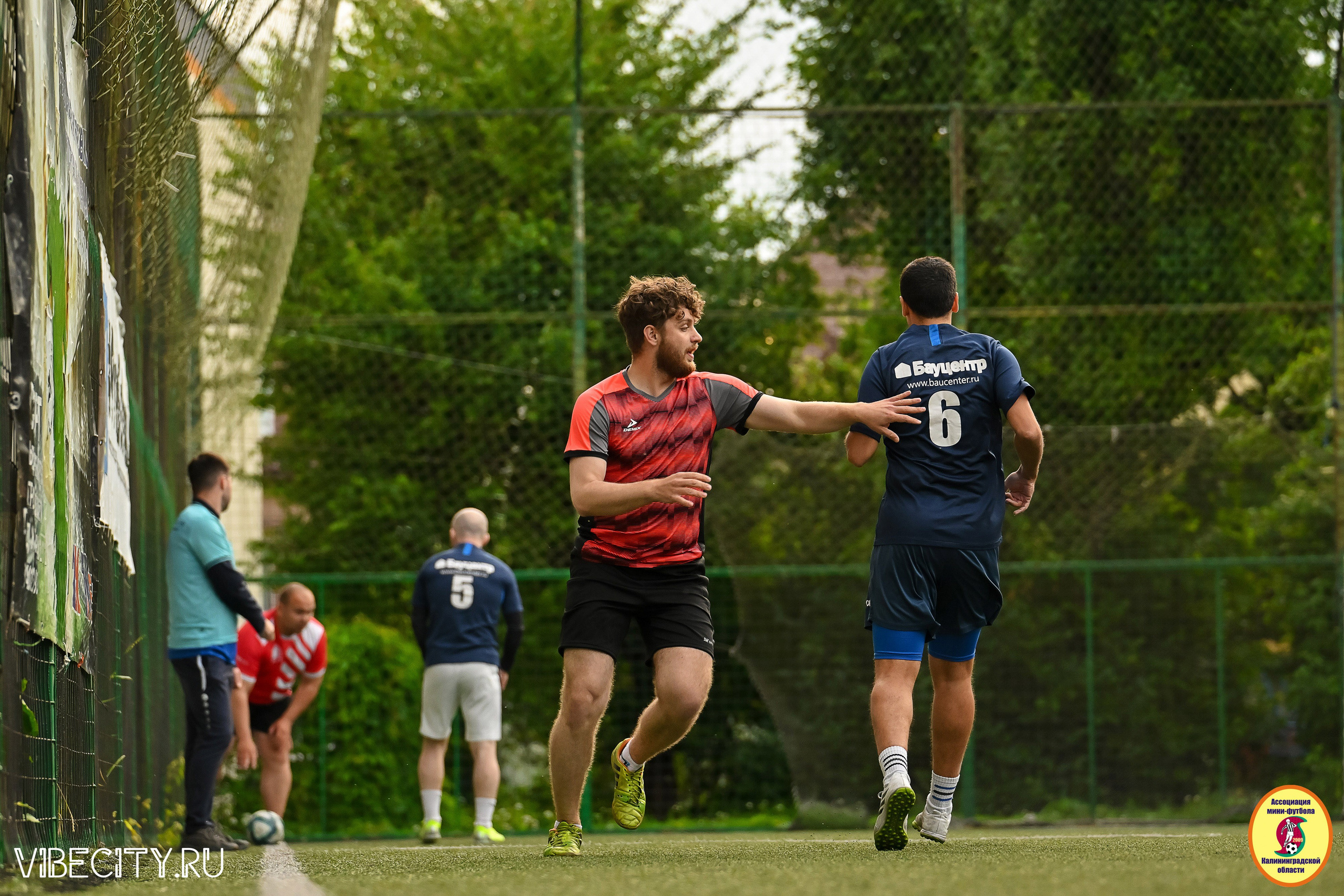 ИГРЫ МИНИ-ФУТБОЛЬНОЙ И КОРПОРАТИВНОЙ ЛИГИ. VIBECITY.RU Вайб Сити Ру Фоторепортажи Фотоотчеты Калининград