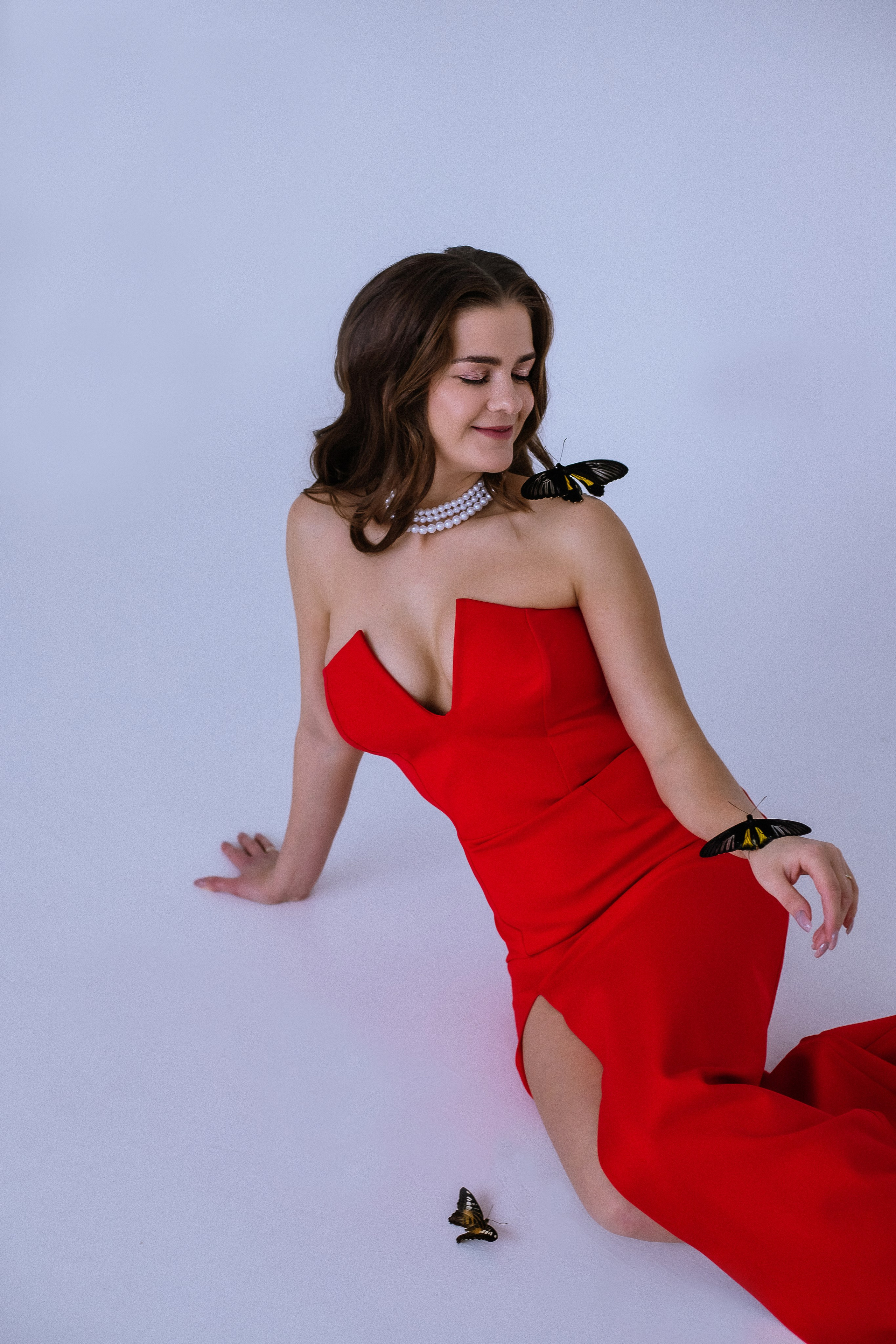 ЖЕНСКИЙ ПОРТРЕТ с бабочками. Фотограф Екатеринубрг/Верхняя Пышма