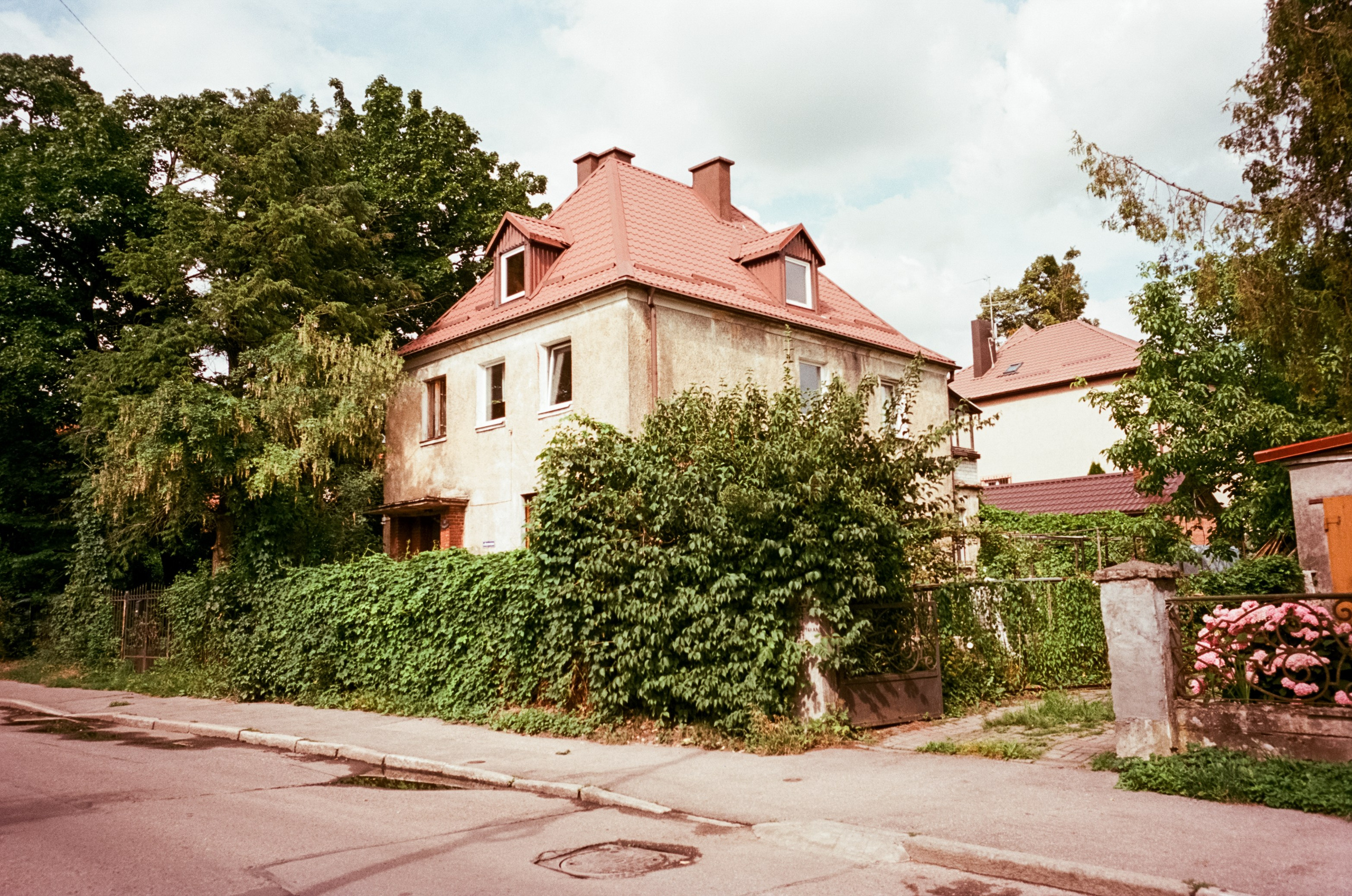 Калининградский стрит. Амалиенау, пруд Поплавок и старые улочки. Фотограф-документалист Мария Осокина