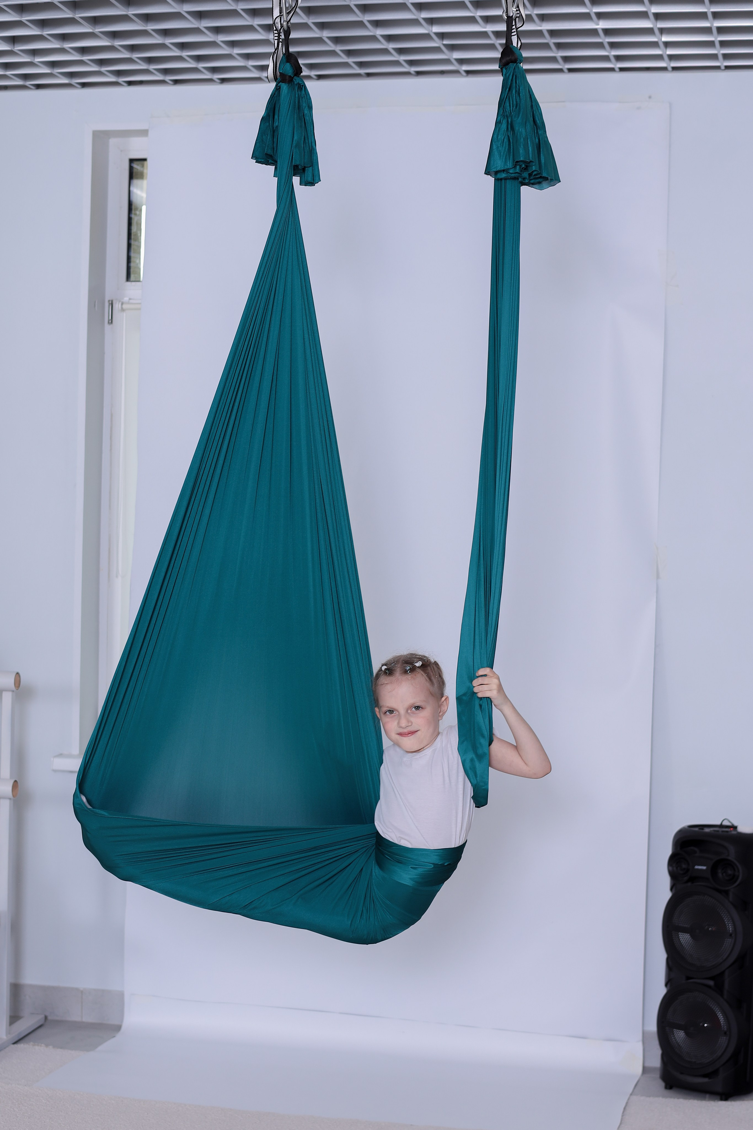 Детская аэройога. Фотограф Надршина Лилия