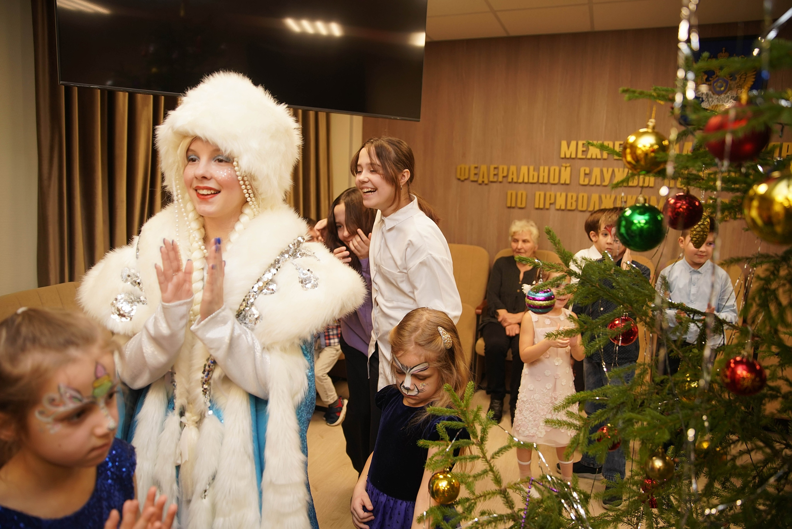 Елка НБД банк. Семейный и детский фотограф в Нижнем Новгороде