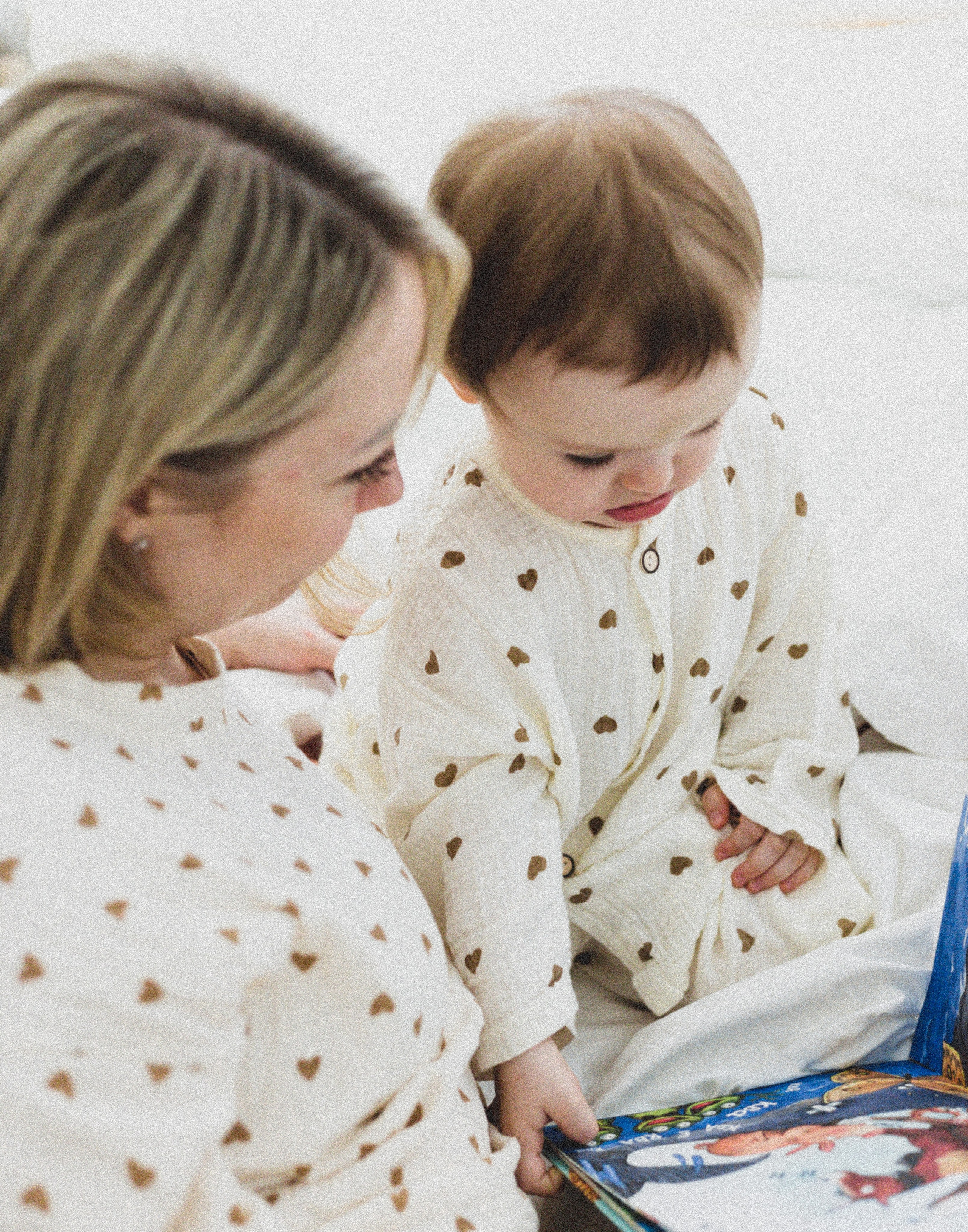 Мама и малыш lifestyle. Фотограф беременных и новорождённых в Краснодаре