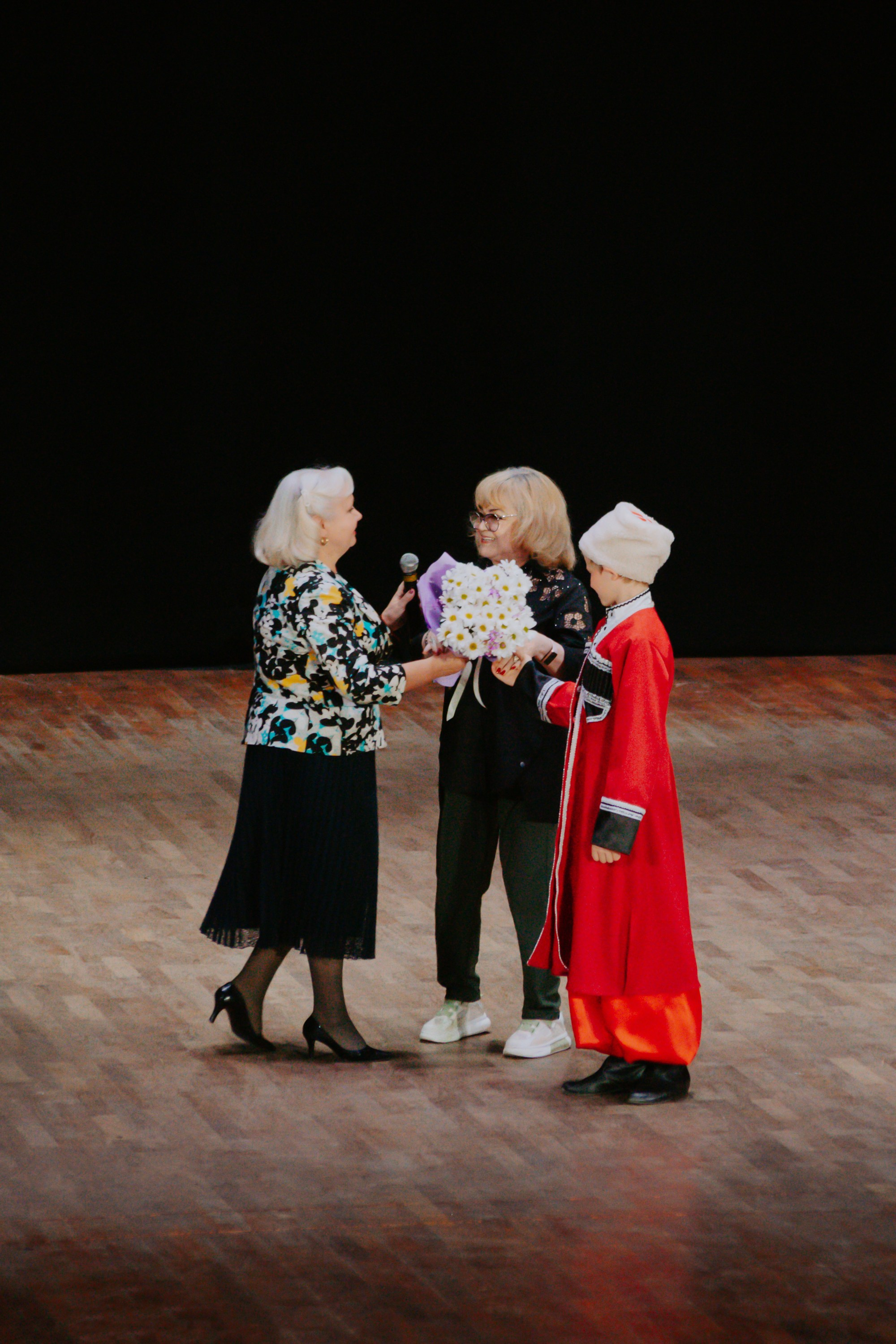 «Уральский сувенир». Концерт танцевальной студии. Фотограф в Челябинске Ополихина Анна