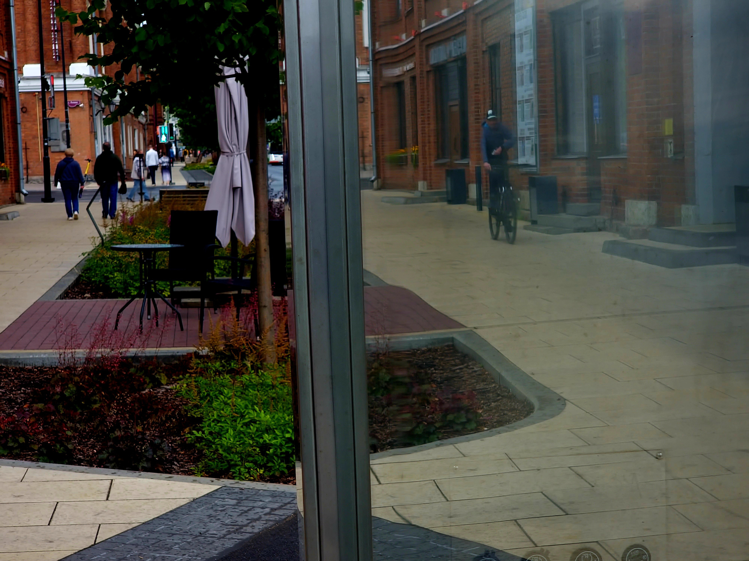 Август 2025. Den Mirov — Фотограф, Музыкант