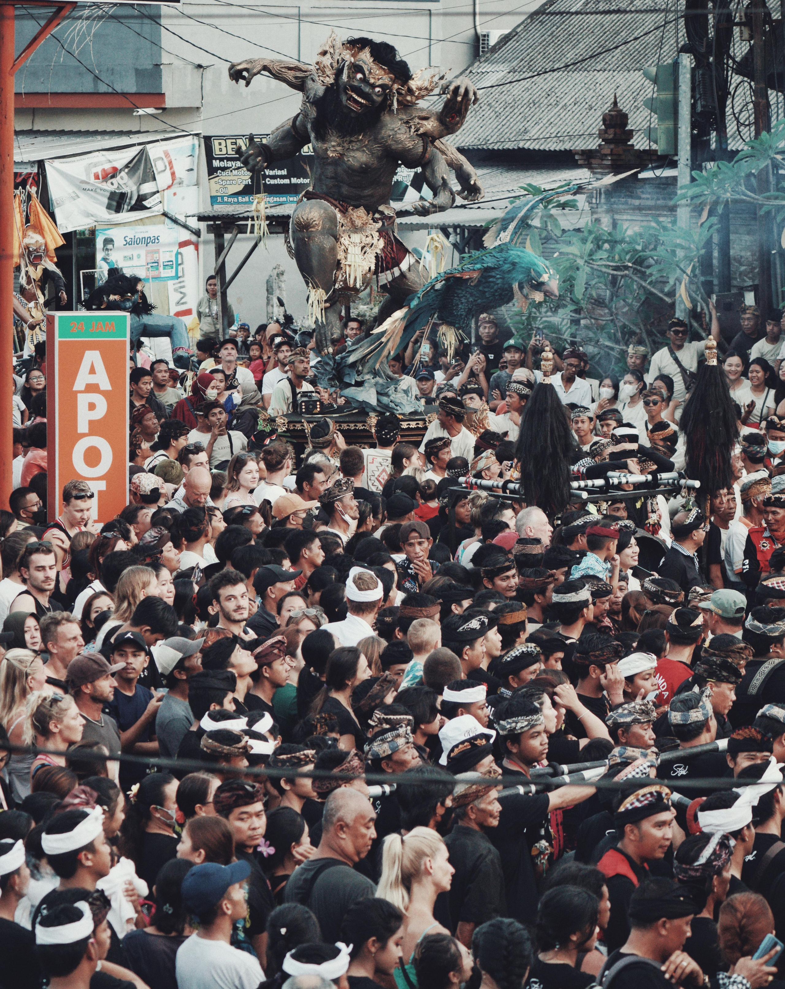 Nyiepi2023. See the moment and catche. commercial and reportage