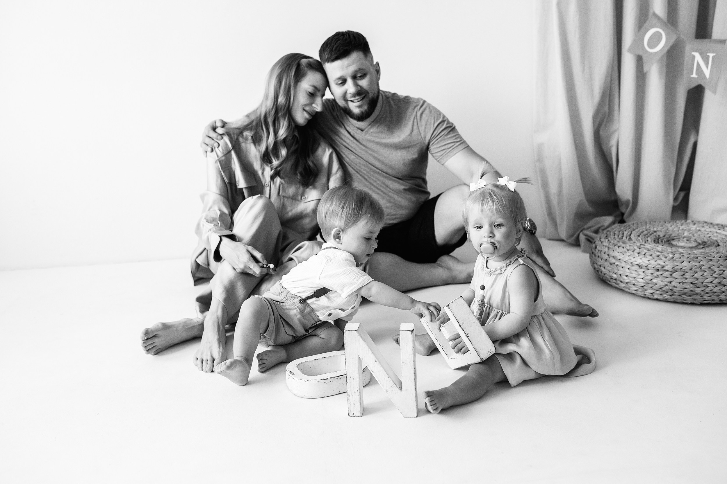 ВАРЯ и ИЛЬЯ 1 год. Фотограф новорожденных Оксана Полевская