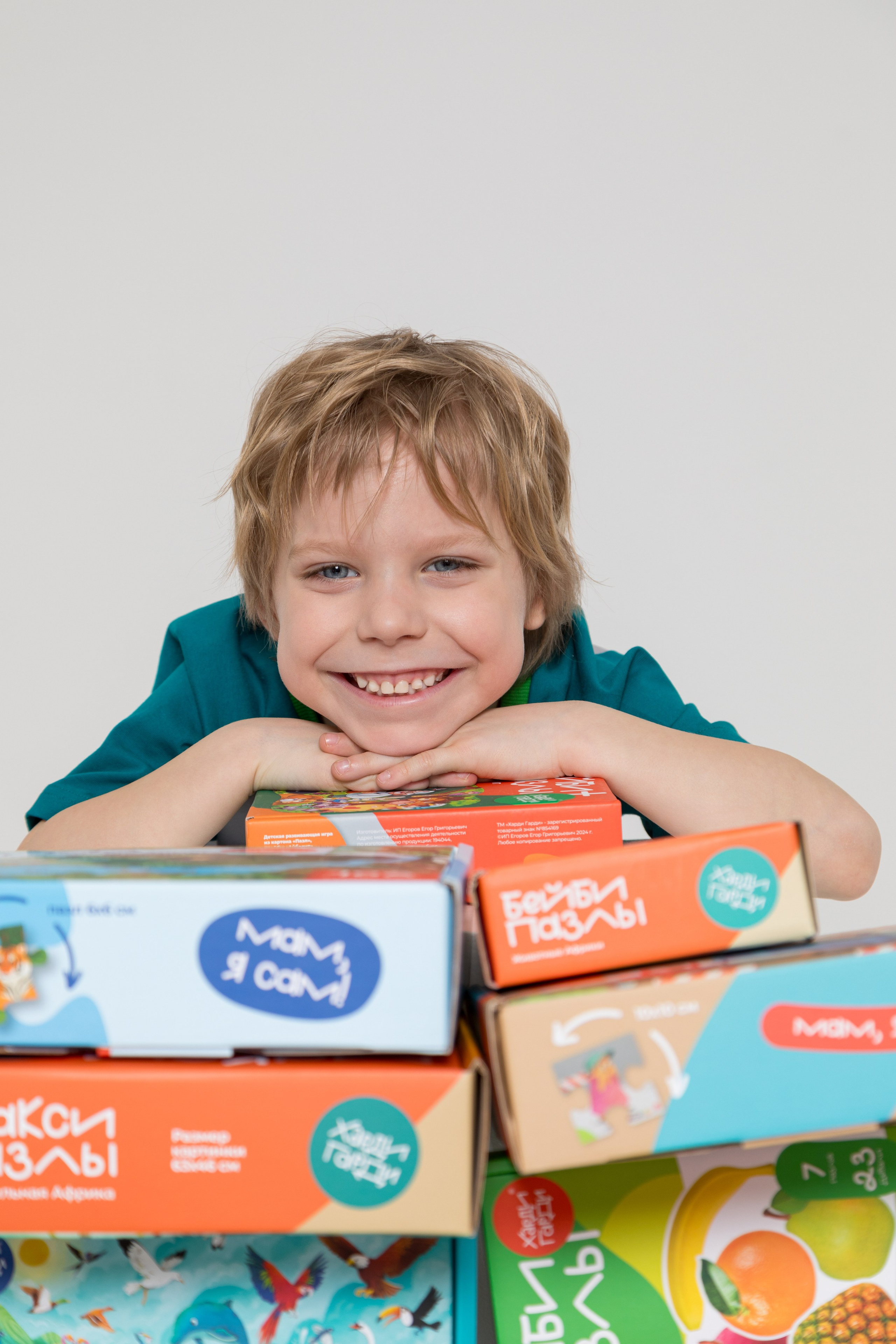 Имиджевая и каталожная съёмка для бренда детских пазлов. Детский и контент фотограф Надя Волкова Санкт-Петербург