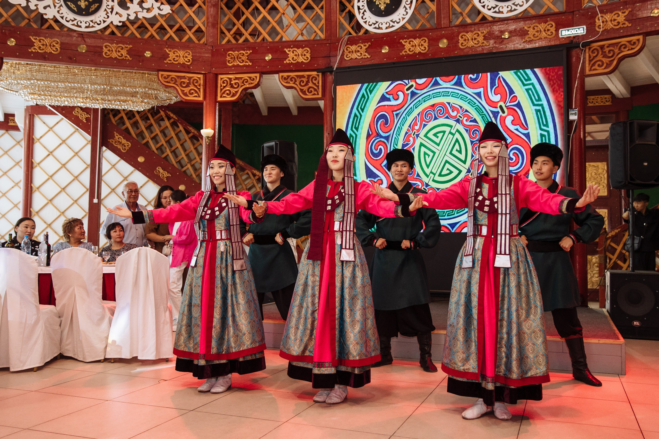 Александр и Сарана. Свадебный и семейный фотограф в Улан-Удэ