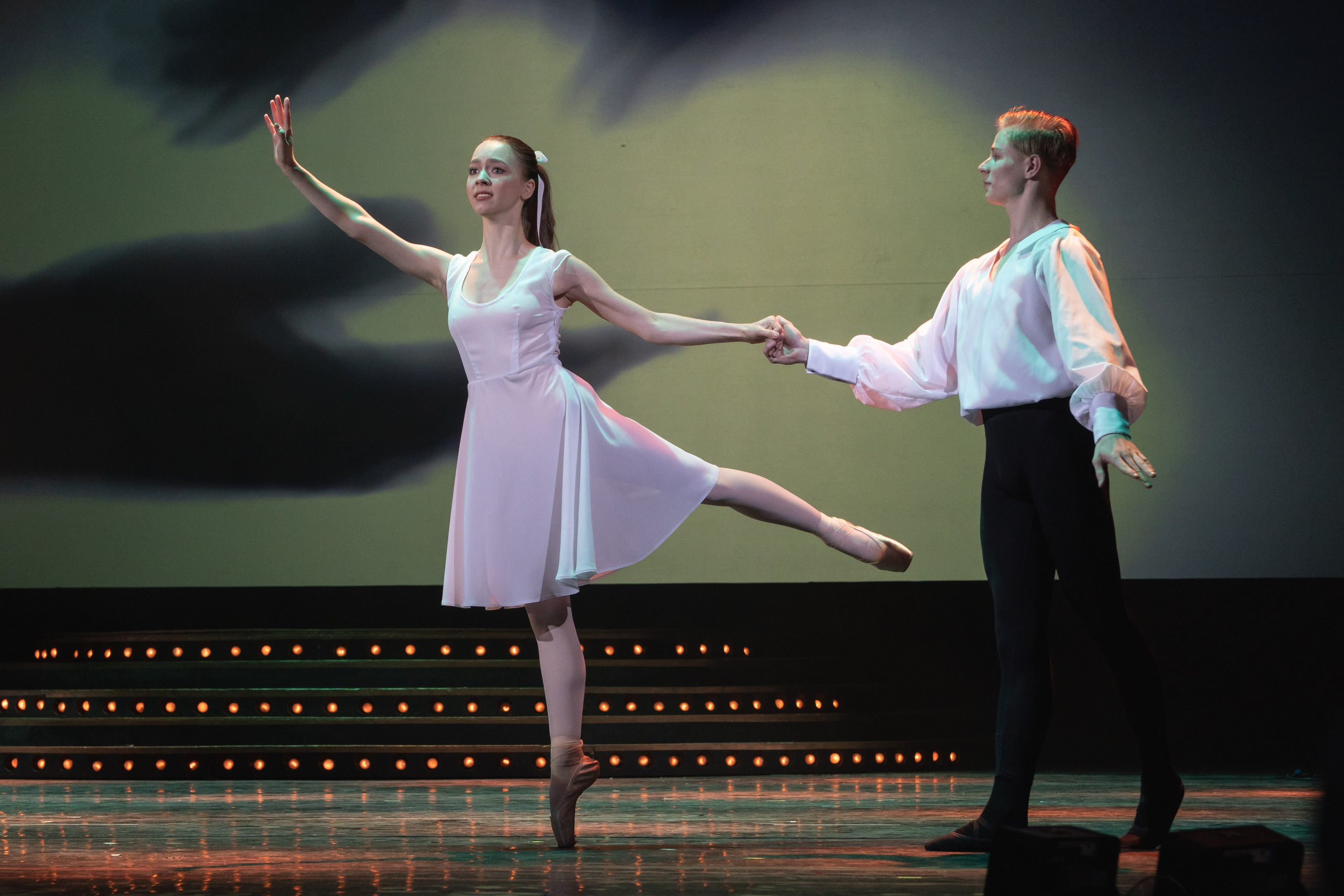 Музыкальный театр. Занимаюсь профессиональной фотографией и живу рядом с Байкалом. Работаю в разных жанрах