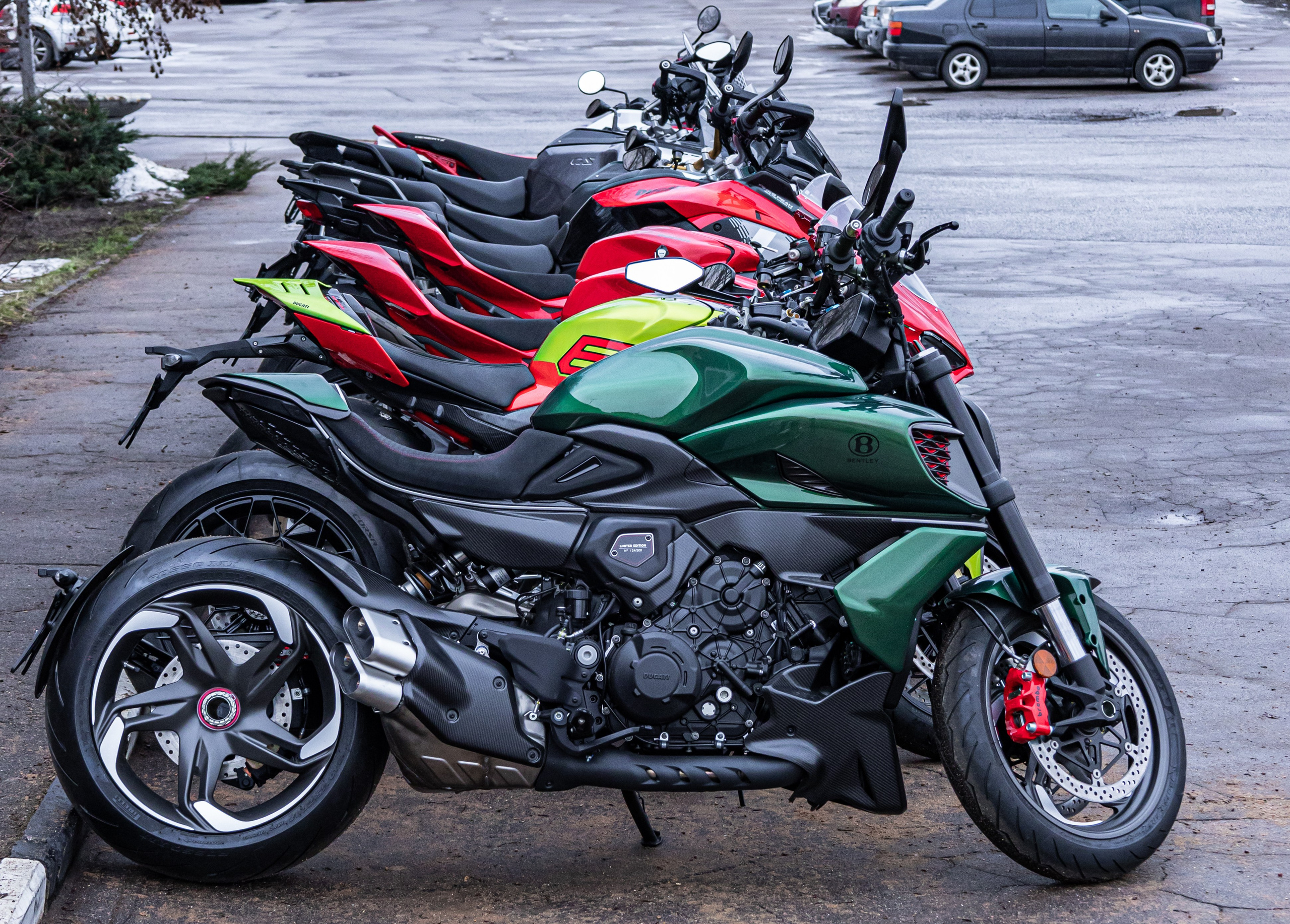 Фотосессия с мотоциклами и автомобилями. Предметный фотограф в Москве и Московской области