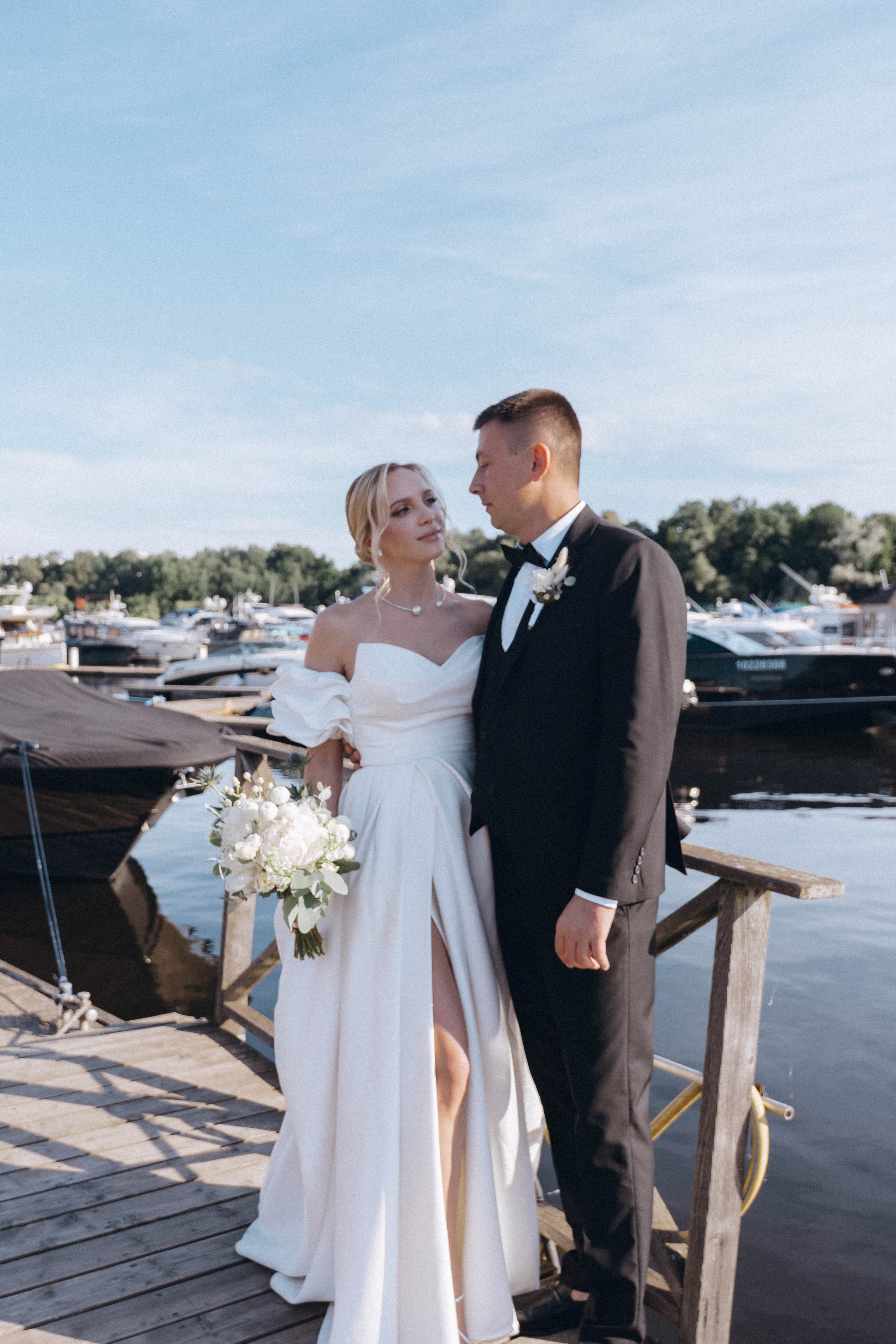 СВАДЕНБНАЯ СЬЕМКА НА КАТЕРЕ ПО КАНАЛАМ САНКТ-ПЕТЕРБУРГА И В АКВАТОРИИ НЕВЫ. Профессиональный фотограф, Санкт-Петербург — Виктория Богомолова