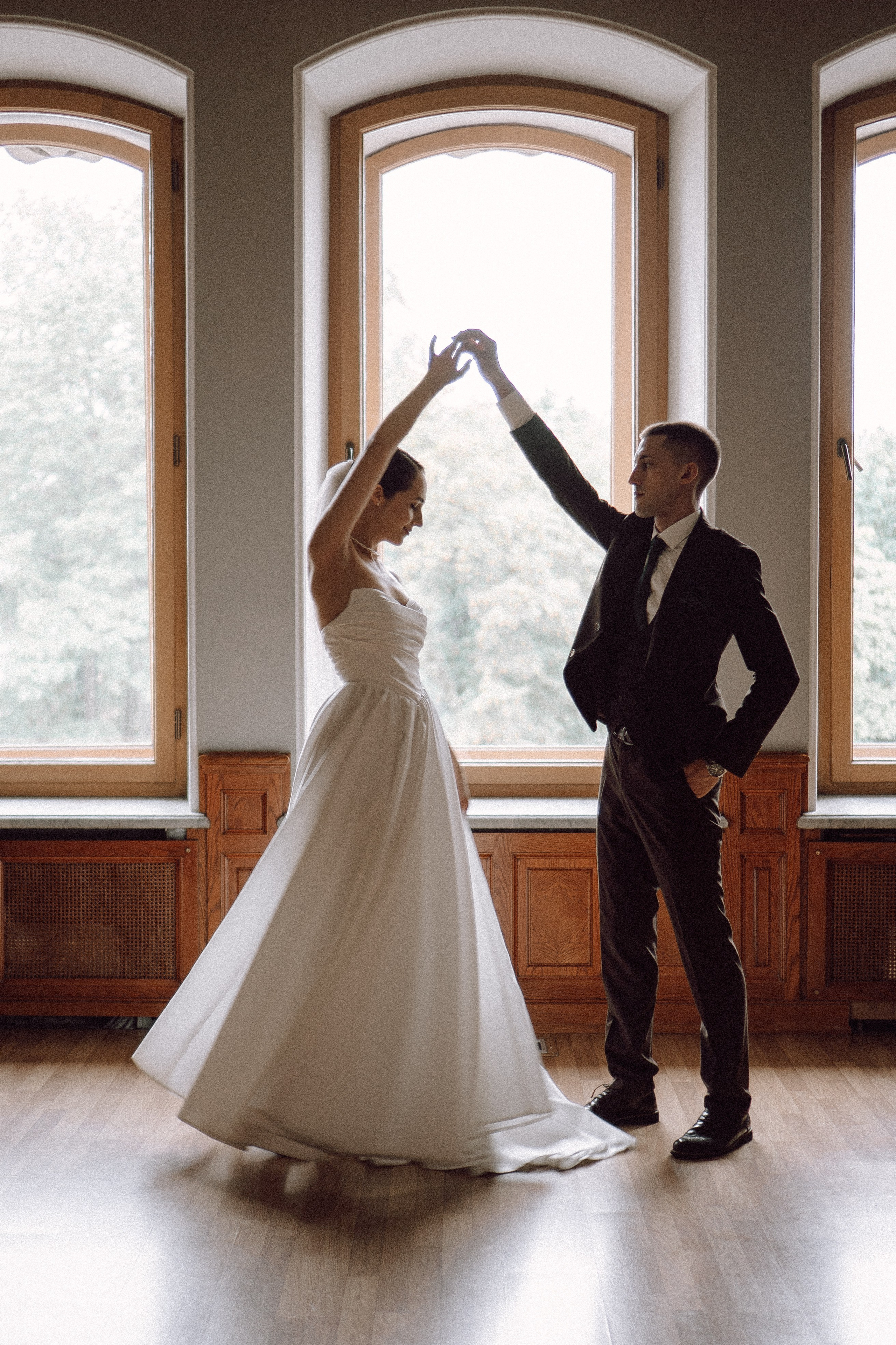 СВАДЕБНАЯ ПРОГУЛКА В САНТК-ПЕТЕРБУРГЕ (ИСАКИЕВСКИЙ СОБОР, ЗИМНЯЯ КАНАВКА, ЭРМИТАЖ И БОЛЬШАЯ МОРСКАЯ УЛИЦА). Профессиональный фотограф, Санкт-Петербург — Виктория Богомолова