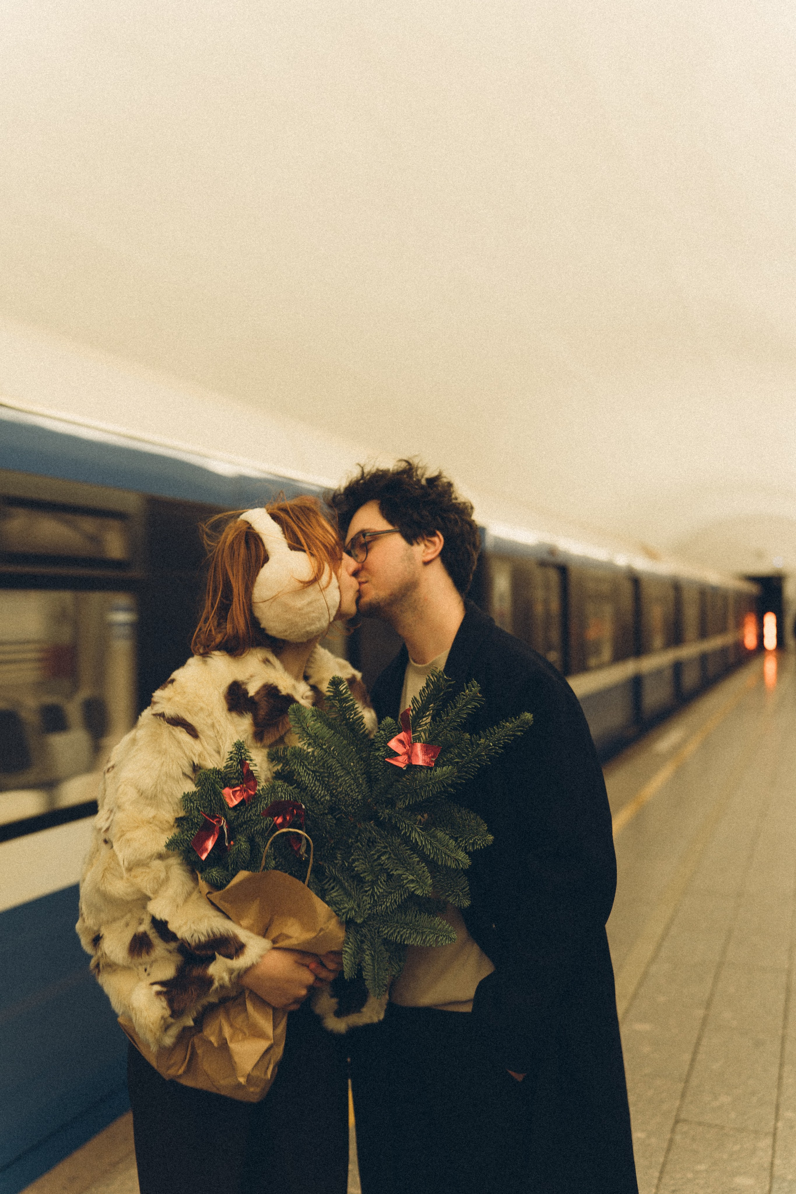 НОВОГОДНЯЯ ФОТОСЕСИИЯ ПАРЫ В МЕТРО ЛЮБОВЬ. Профессиональный фотограф, Санкт-Петербург — Виктория Богомолова