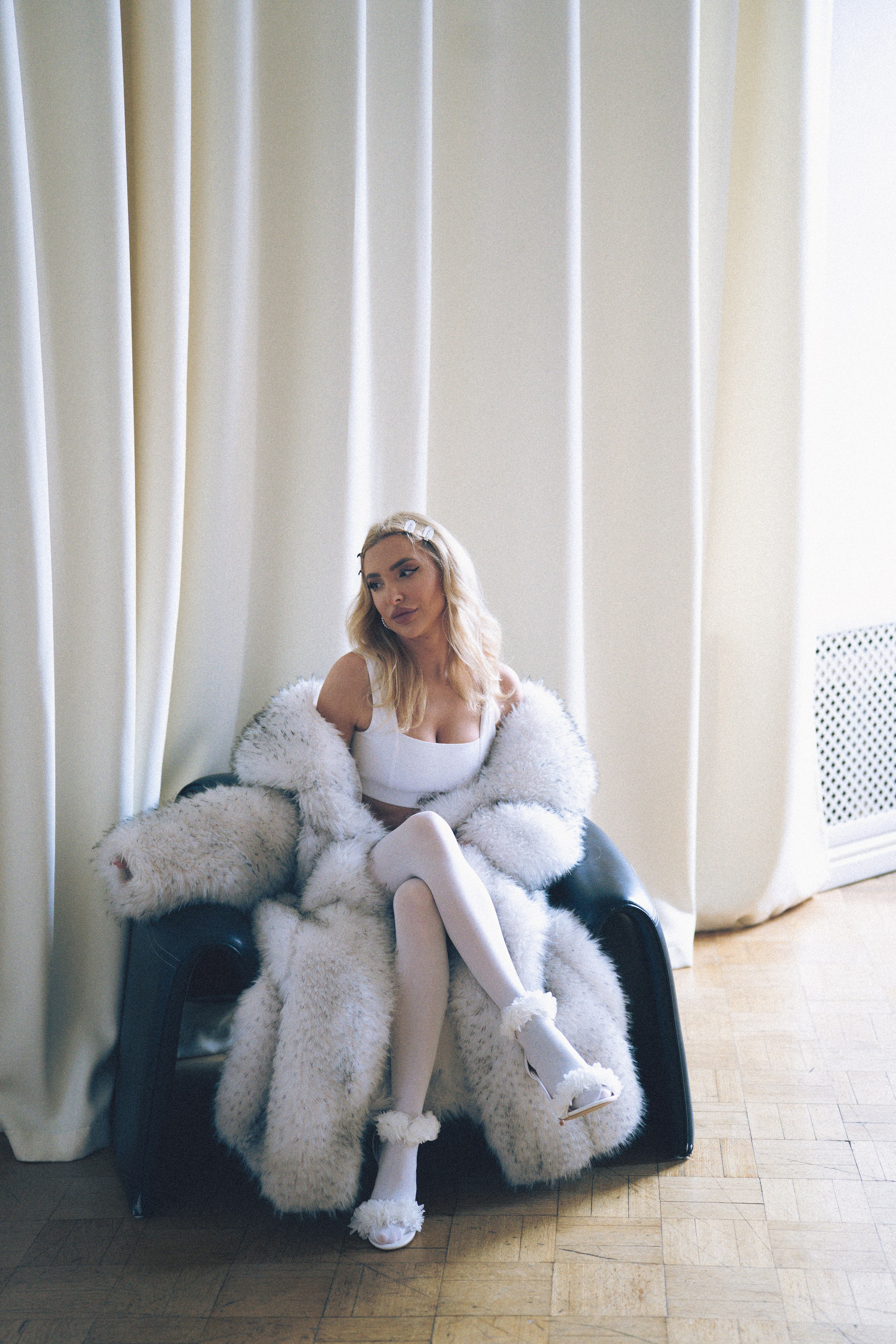 МИНИМАЛИЗМ В СТУДИИ НА ЧЕРНЫШЕВСКОЙ В СТУДИИ С БАЛКОНОМ. Профессиональный фотограф, Санкт-Петербург — Виктория Богомолова