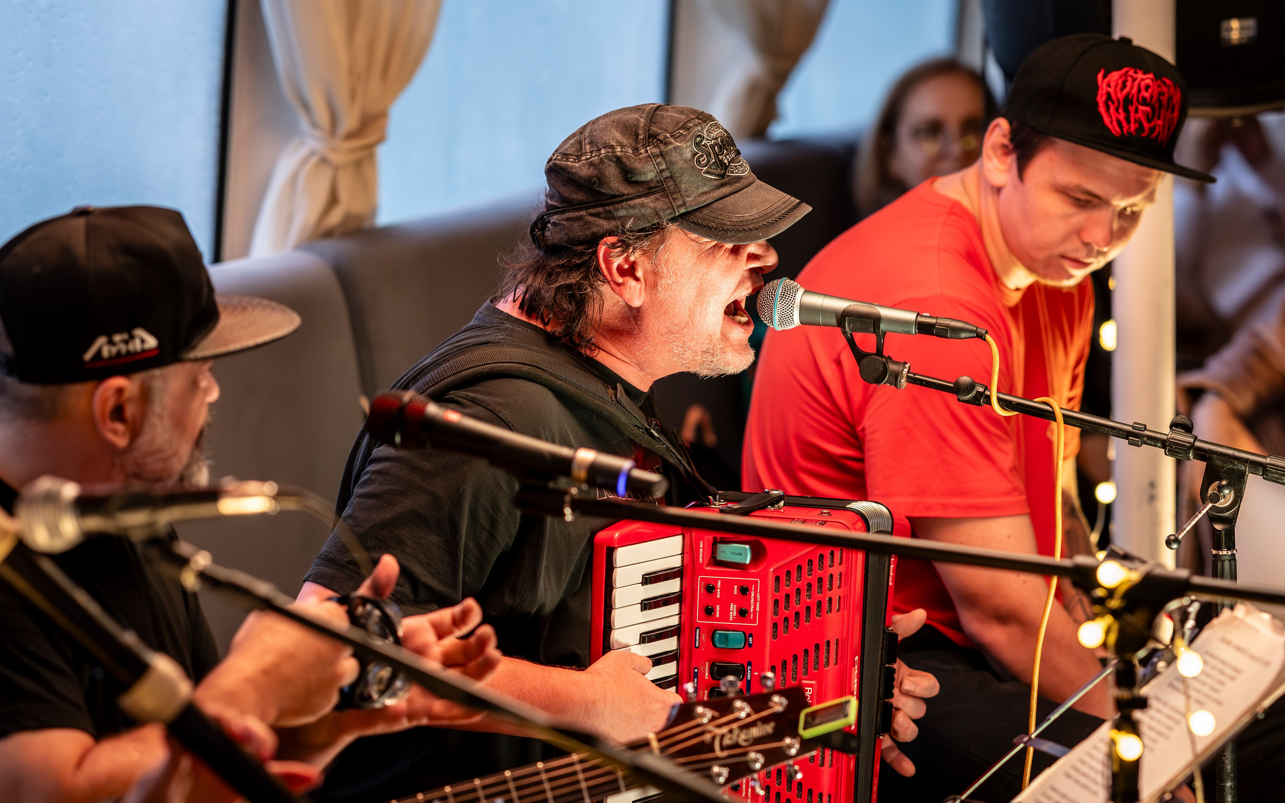 Рок-квартирник на теплоходе. Bertran Ordo