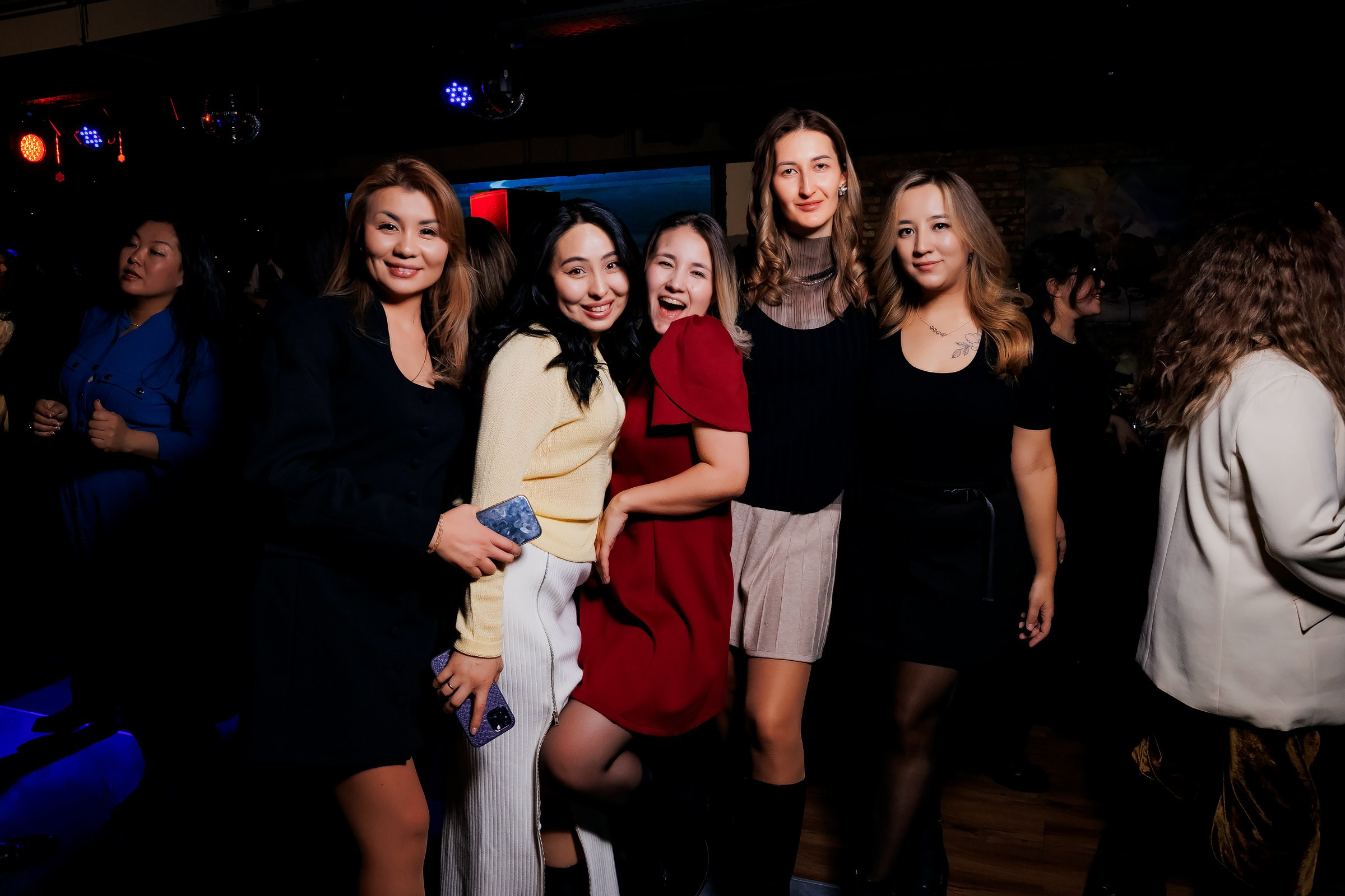 Chechil Pub на Жарокова-Chechil Жарокова. Репортажный фотограф в Алматы Каюпов Сержан