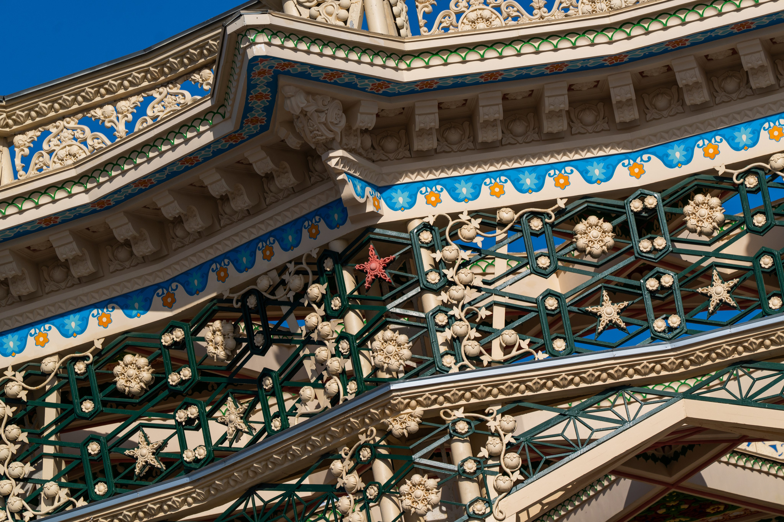 АРХМОСКВА 2024 — ГОРОДСКИЕ ФАКТУРЫ. @tomrus: Рустам Шагиморданов — фотограф