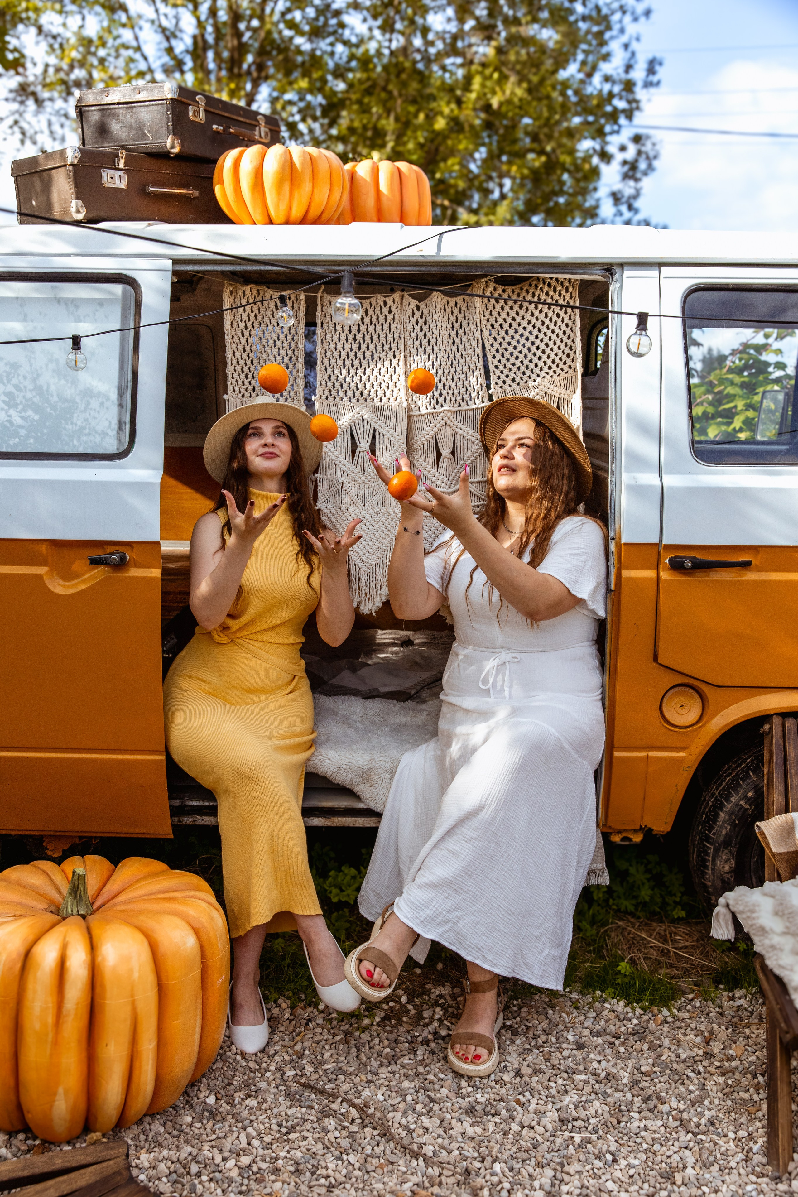 Подруги на даче. Свадебный и семейный фотограф Москва и Московская область