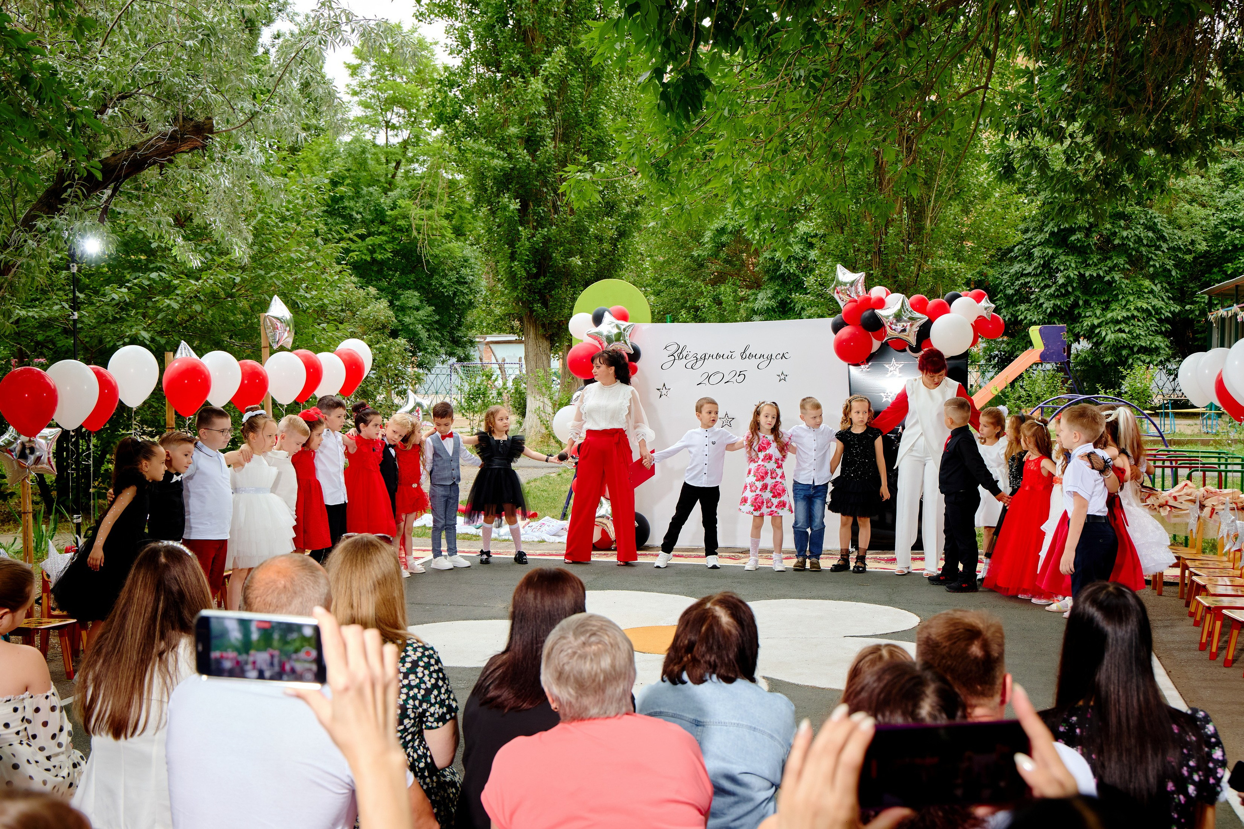 Выпускной 45 сад. Фотограф Выпускные альбомы Таганрог Сергей Коробченко