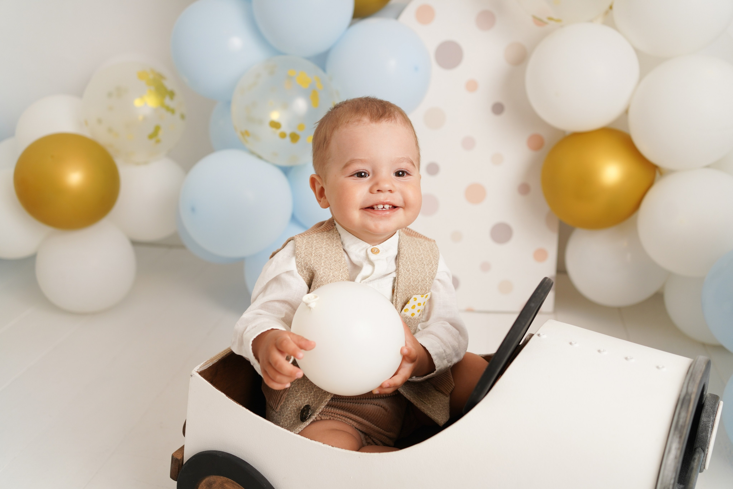 Фотосессия Первый годик Жени. Детский фотограф и фотограф новорожденных в Калининград Оксана Иваний