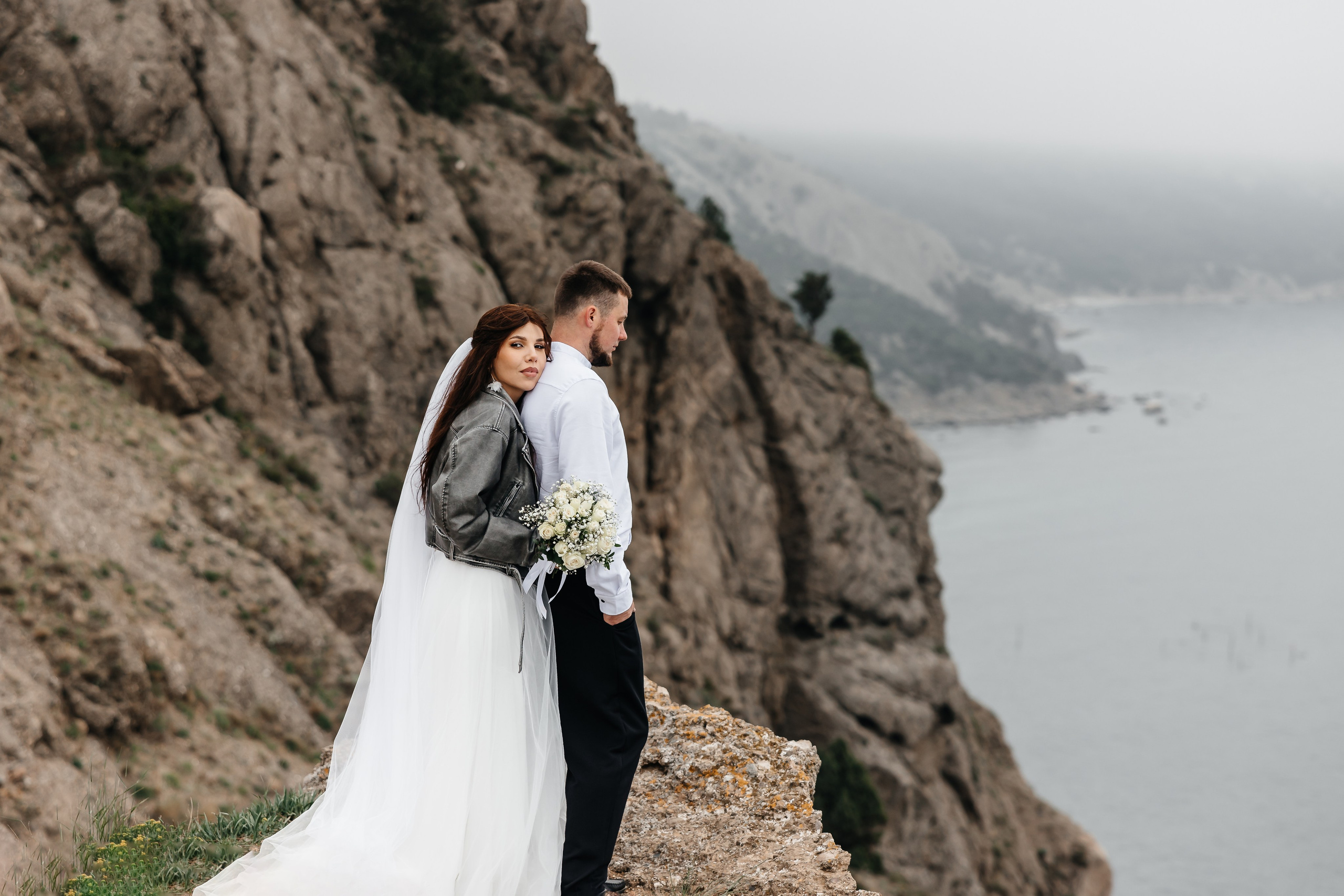Анонс свадьбы Маргариты и Андрея. Туман на холмах Балаклавы. Свадебный фотограф в Крыму и Севастополе Ольга Баскакова