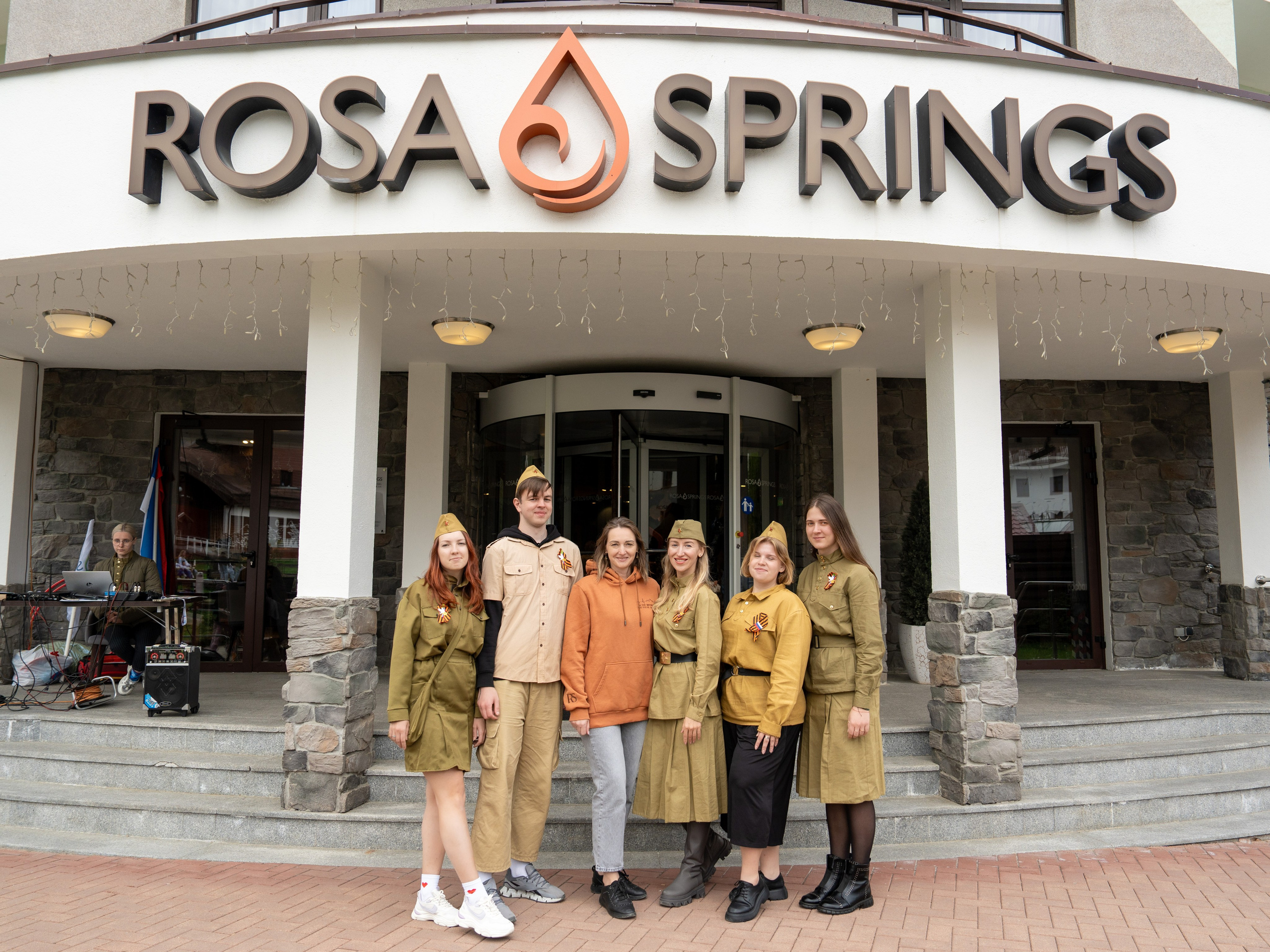 Шествие бессмертного полка 9 мая 2024 Rosa Springs. Репортажный фотограф в Красной Поляне и Сочи Павлюченко Екатерина