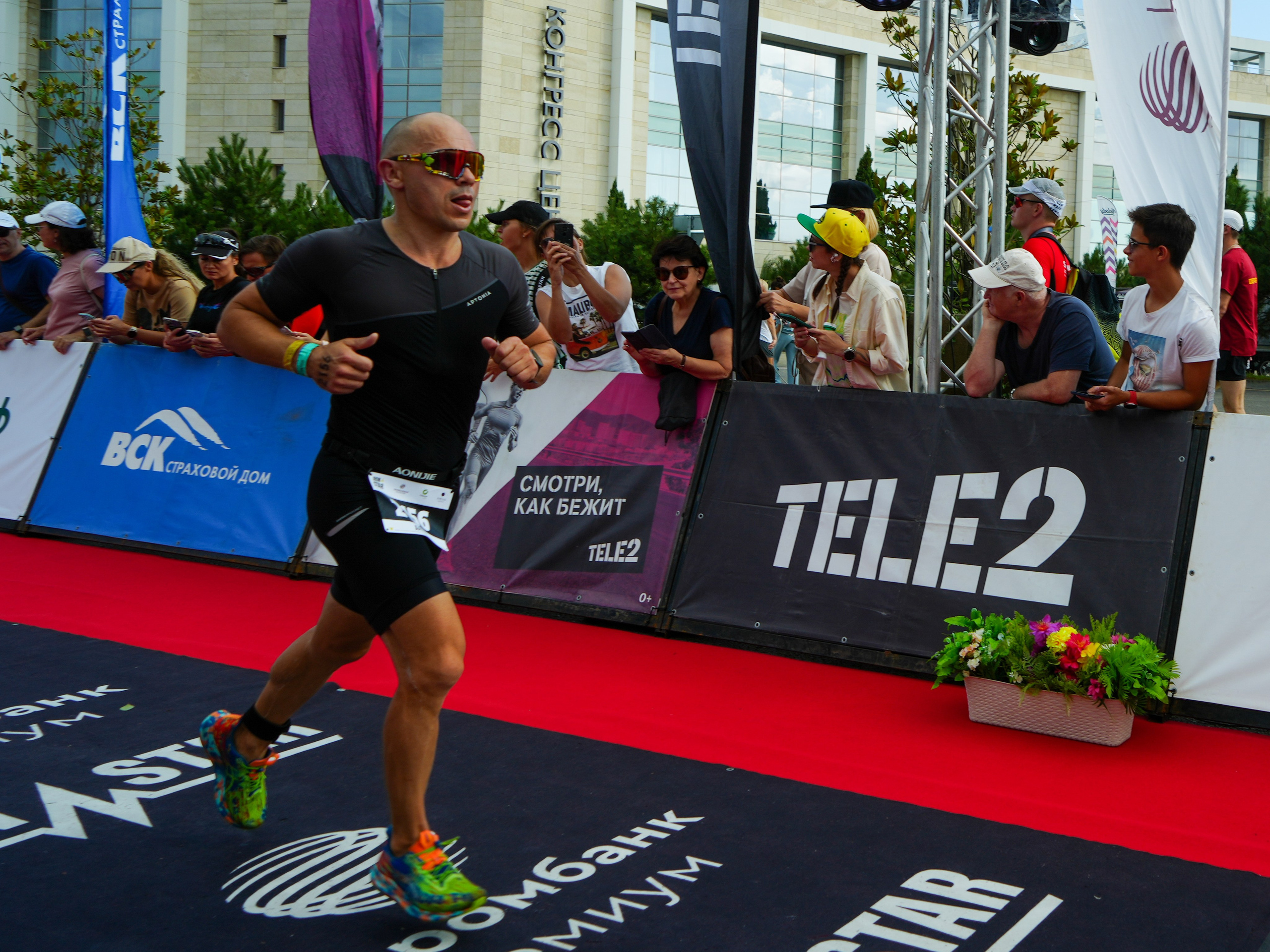 Фотоотчет партнерской интеграции для компании TELE2 на фестивале Ironstar. Репортажный фотограф в Красной Поляне и Сочи Павлюченко Екатерина