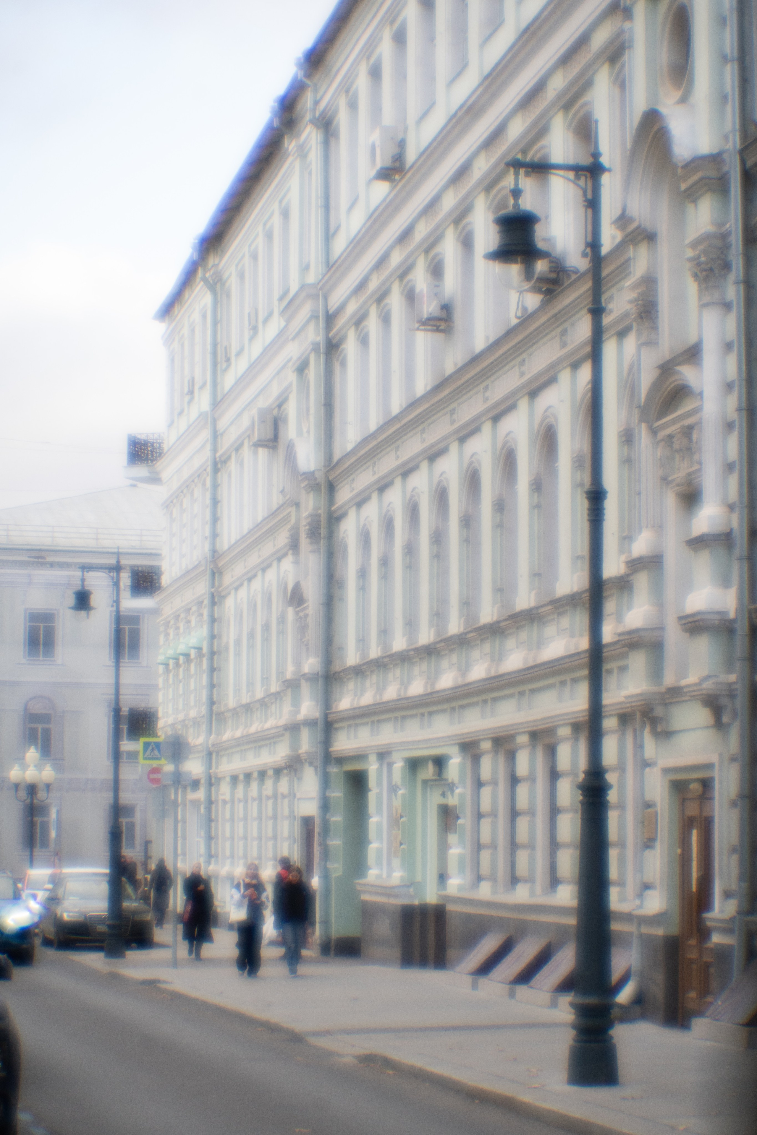 Съёмка открытия вытсавки художника Ильи Даньшина. Лиза Фирстова — самый добрый фотограф