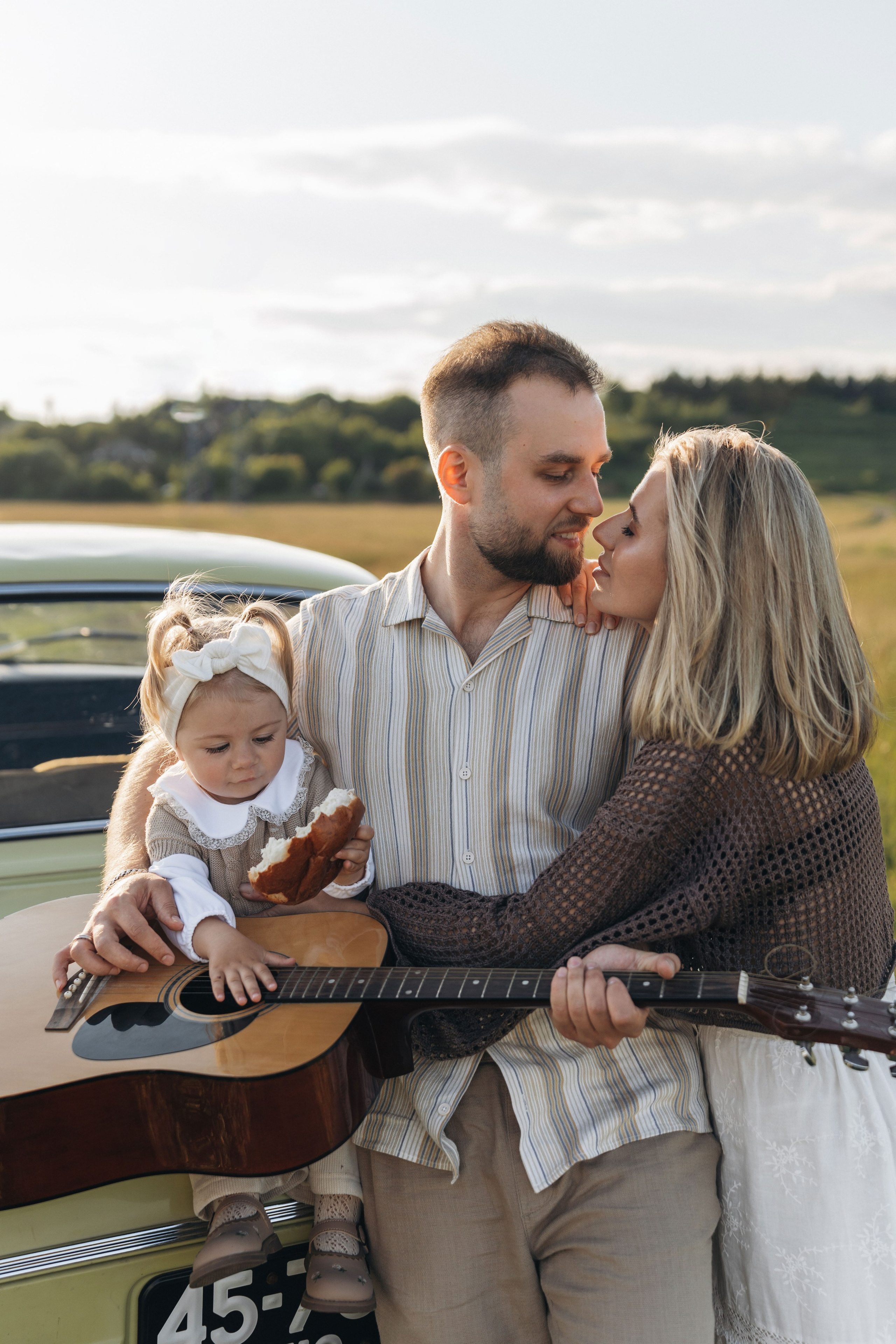 На машине загород. Ваш фотограф Вика Артемова