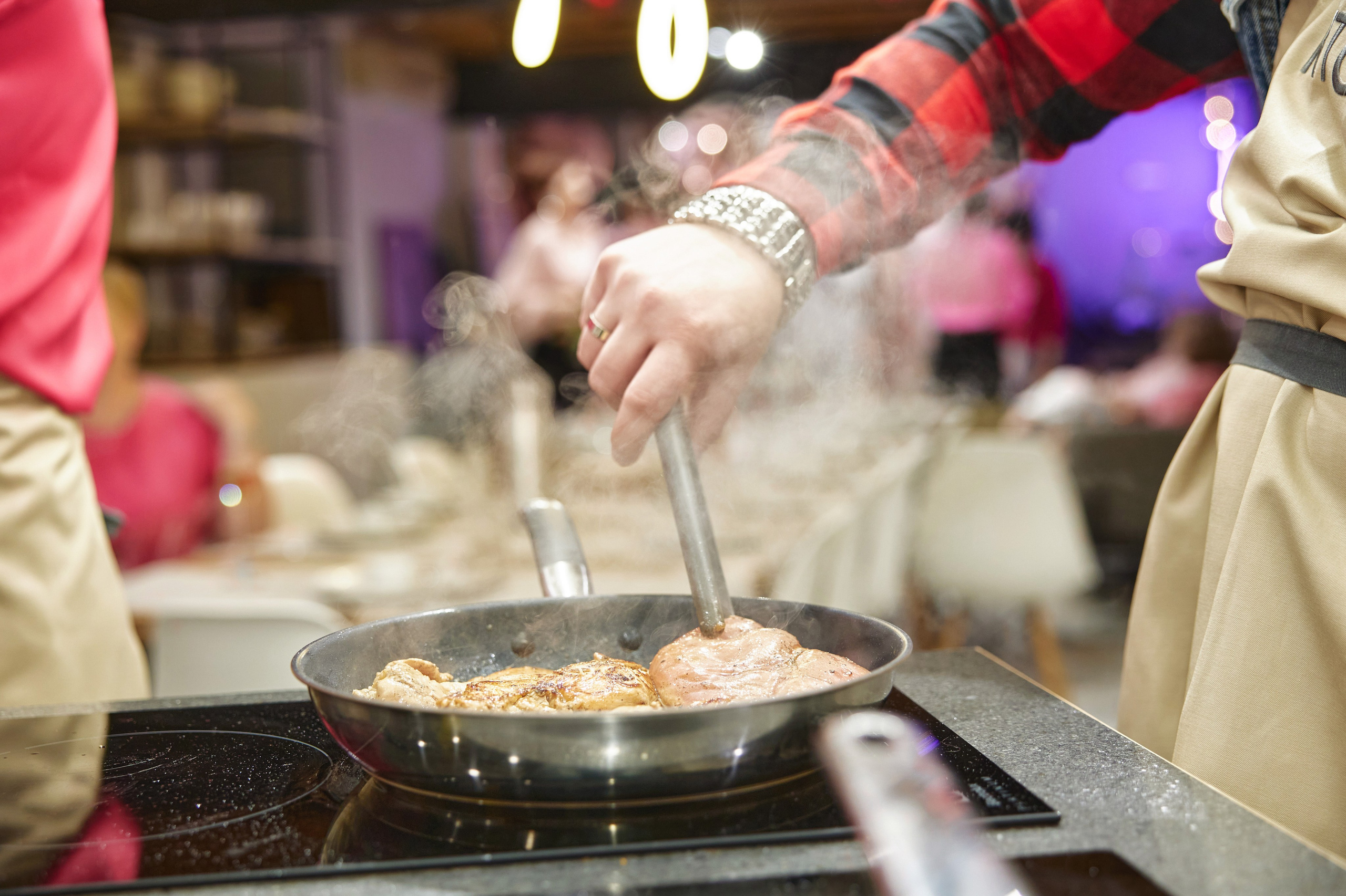 Гастро-корпоратив. Разножанровый Фотограф в Омске Артём Руднев