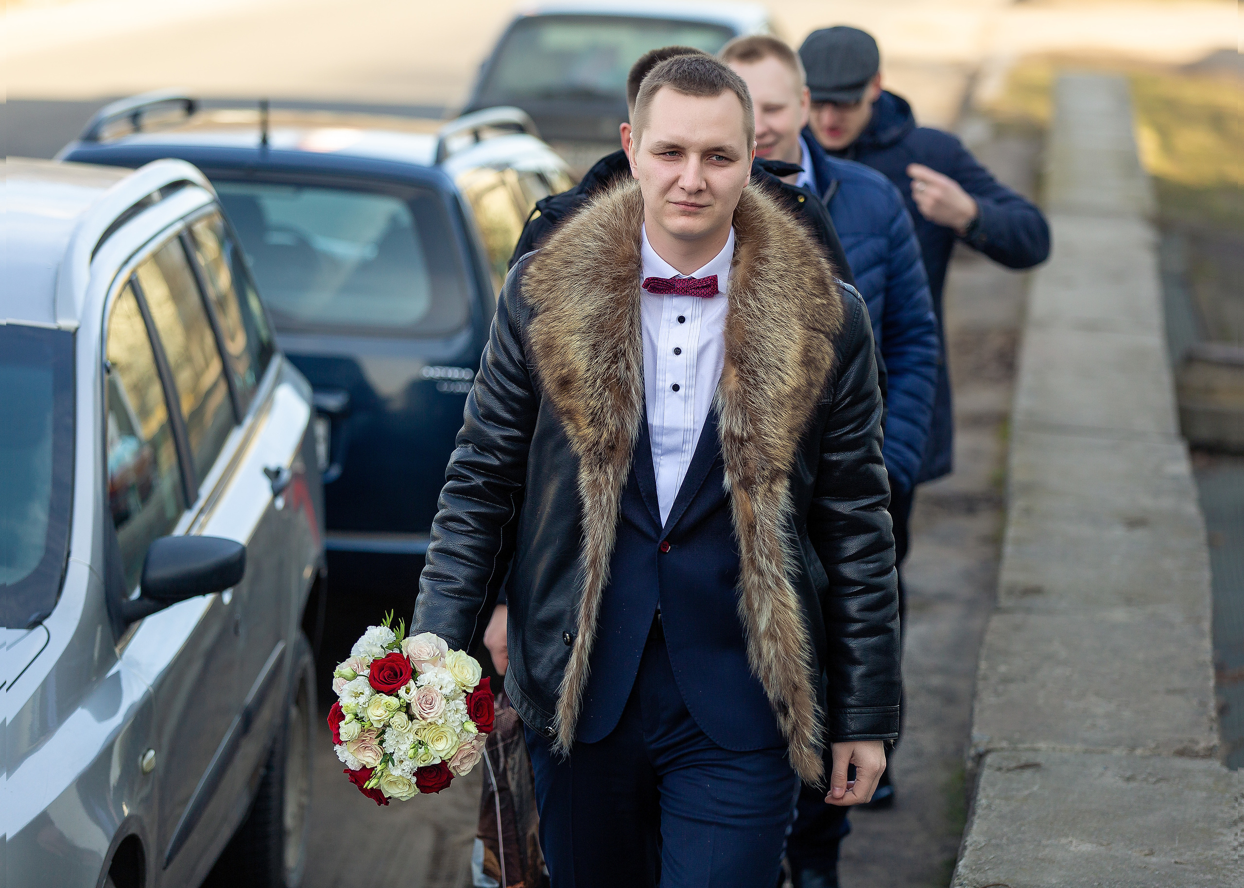 жених приехал к невесте