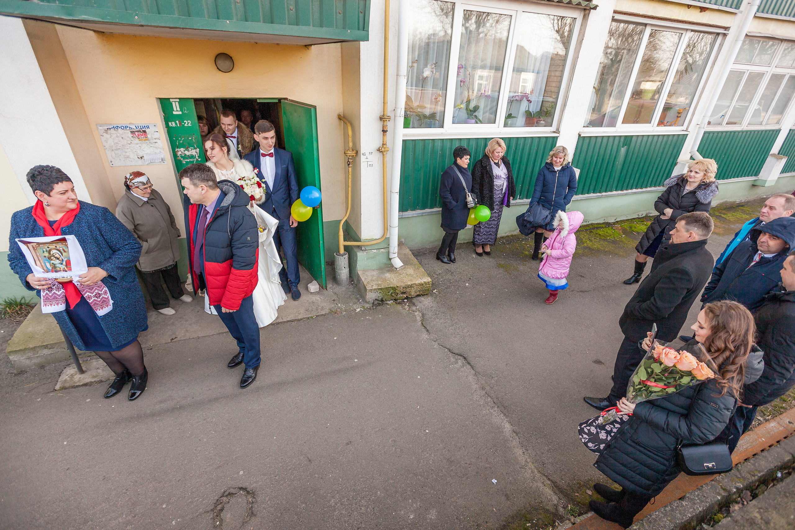 выход невесты из дома