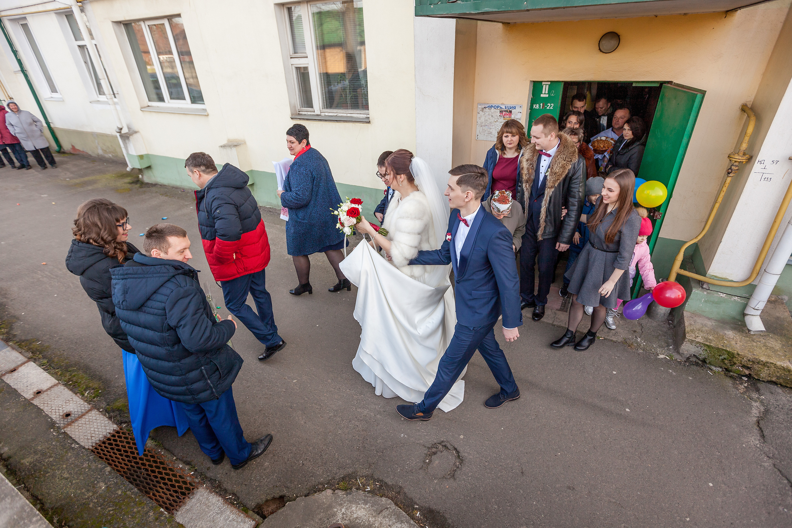 выход невесты из дома