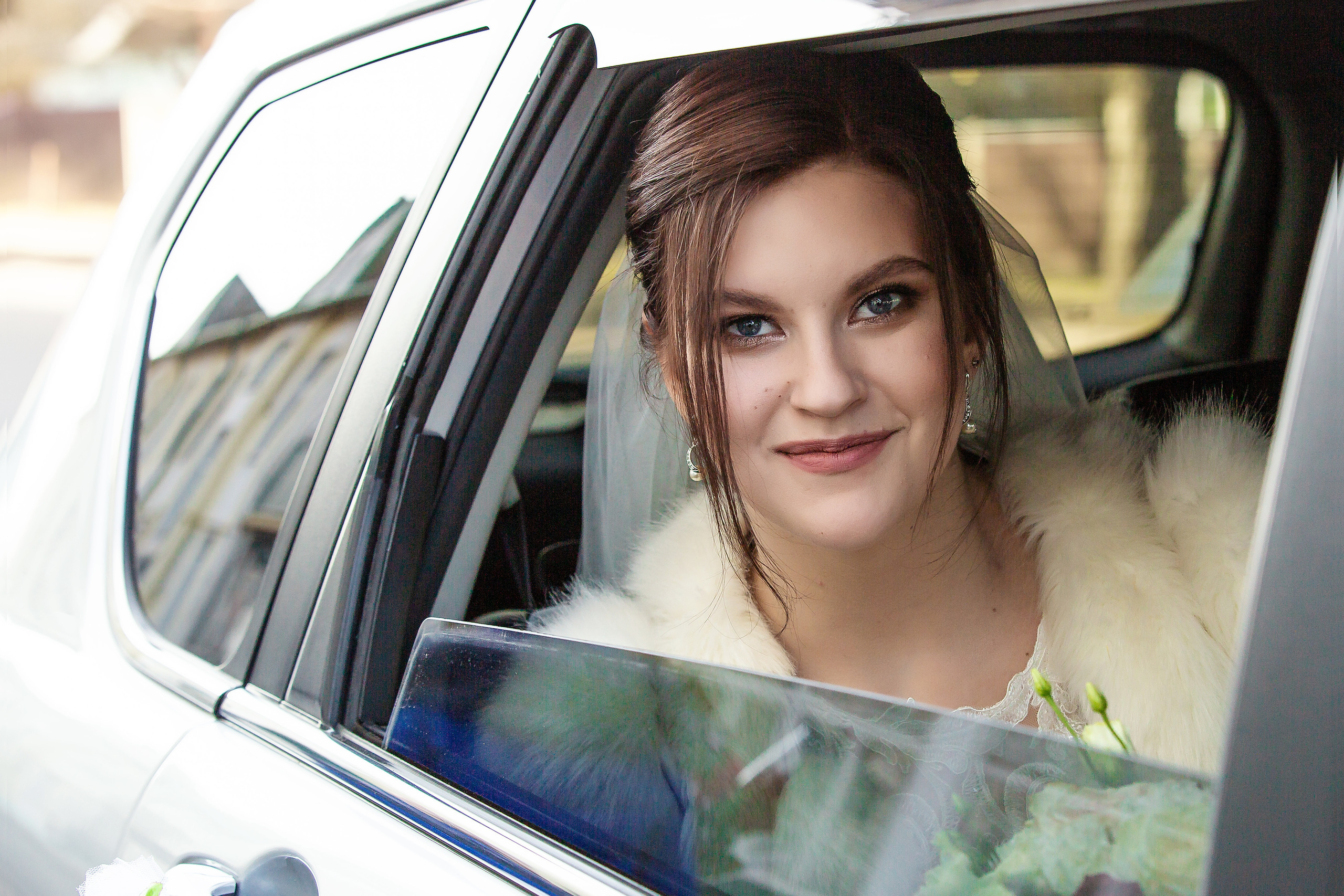 невеста в машине